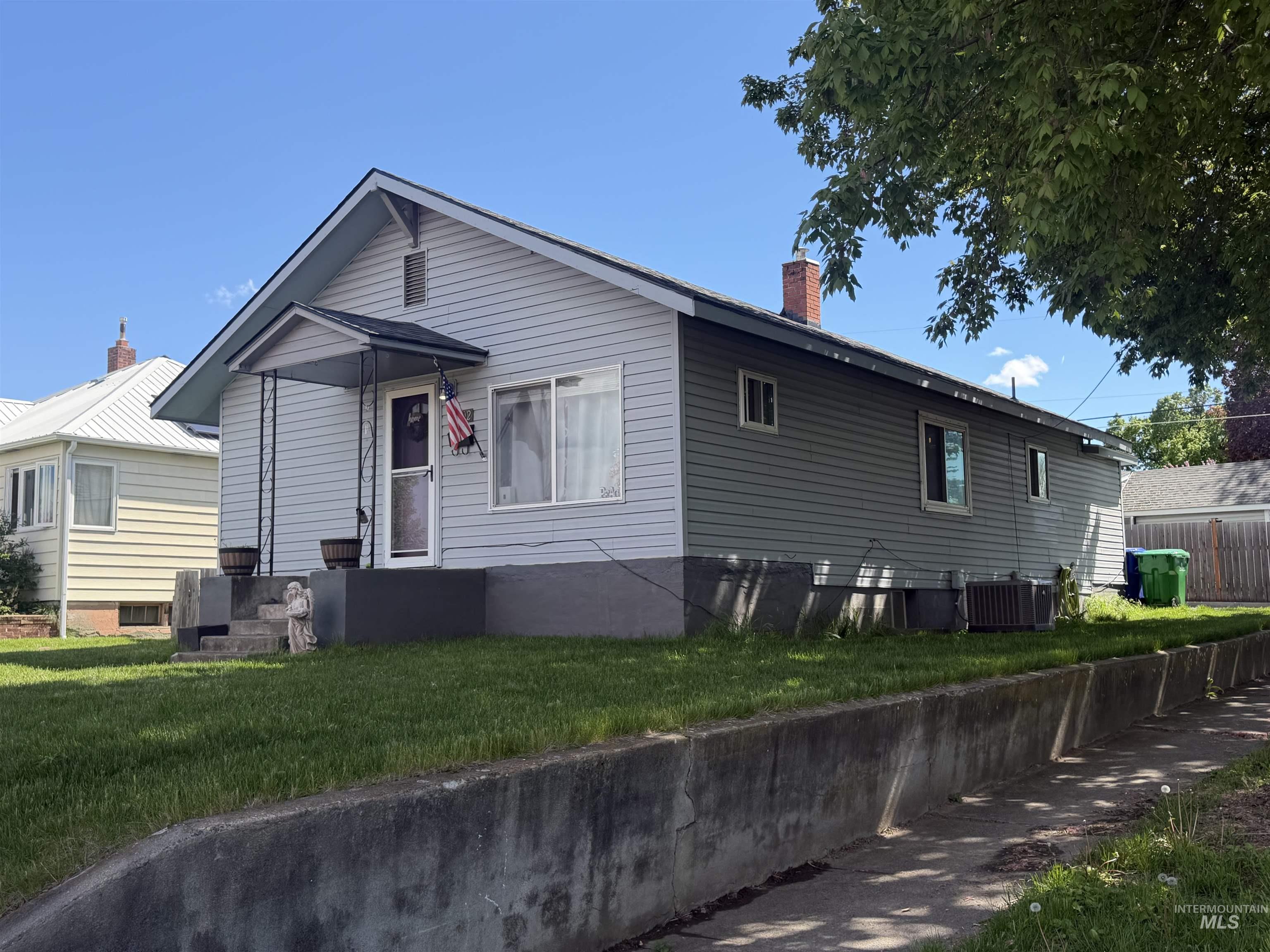 1602 14th Ave., Lewiston, Idaho 83501, 3 Bedrooms, 1.5 Bathrooms, Residential For Sale, Price $335,000, 98980328
