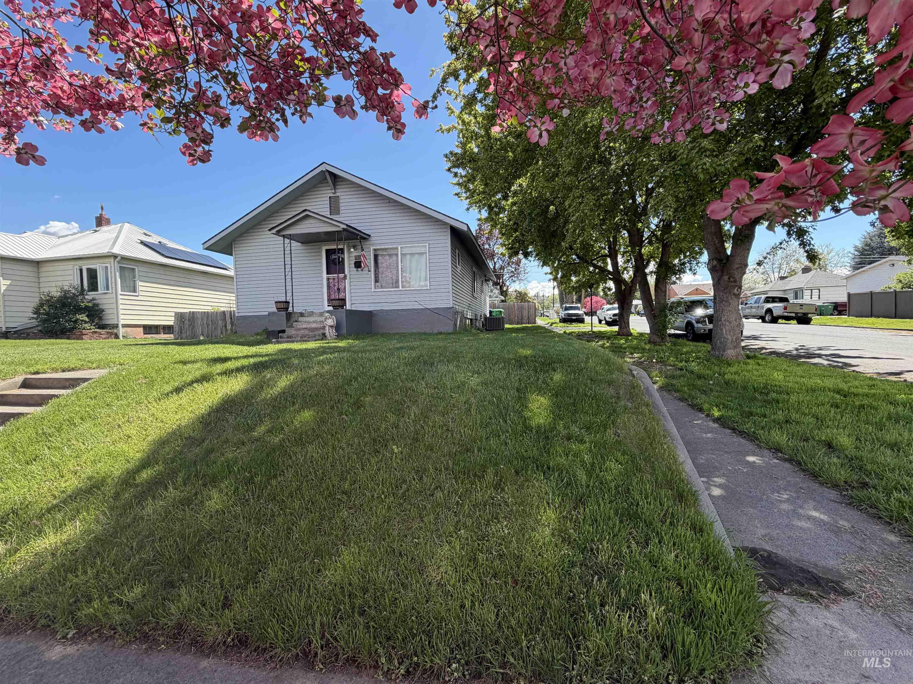 1602 14th Ave., Lewiston, Idaho 83501, 3 Bedrooms, 1.5 Bathrooms, Residential For Sale, Price $337,500, 98980328