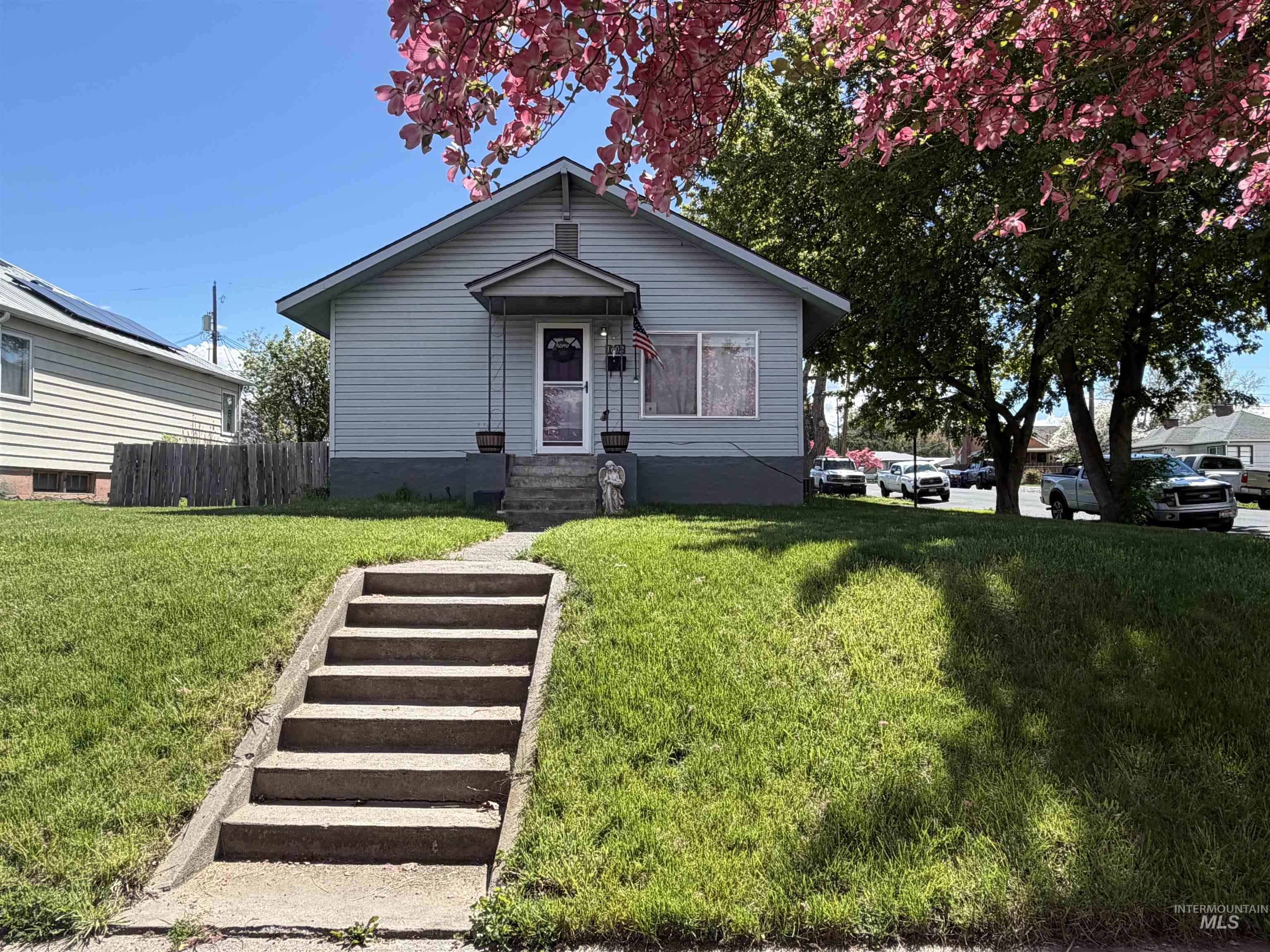1602 14th Ave., Lewiston, Idaho 83501, 3 Bedrooms, 1.5 Bathrooms, Residential For Sale, Price $337,500,MLS 98980328