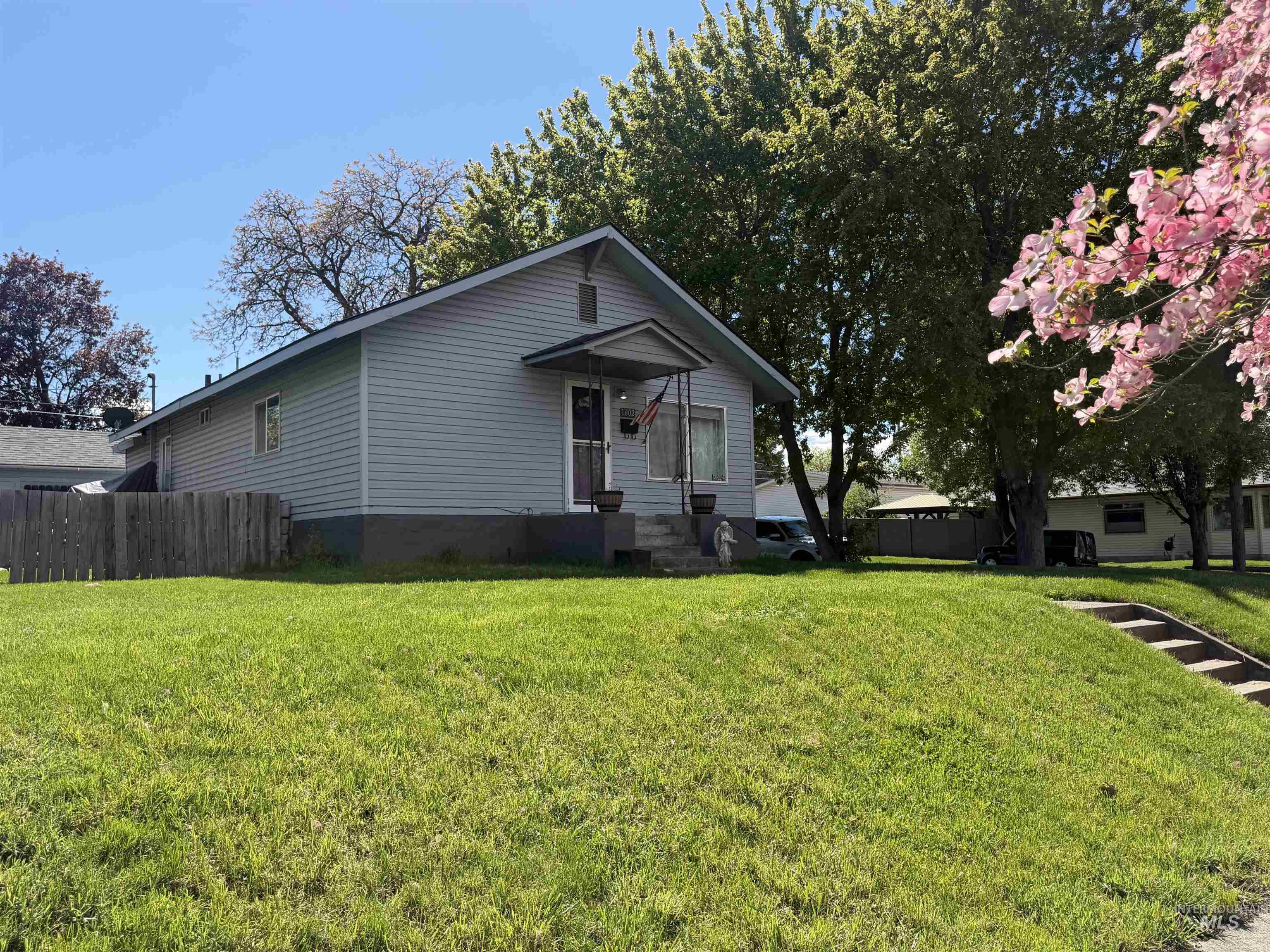 1602 14th Ave., Lewiston, Idaho 83501, 3 Bedrooms, 1.5 Bathrooms, Residential For Sale, Price $337,500,MLS 98980328
