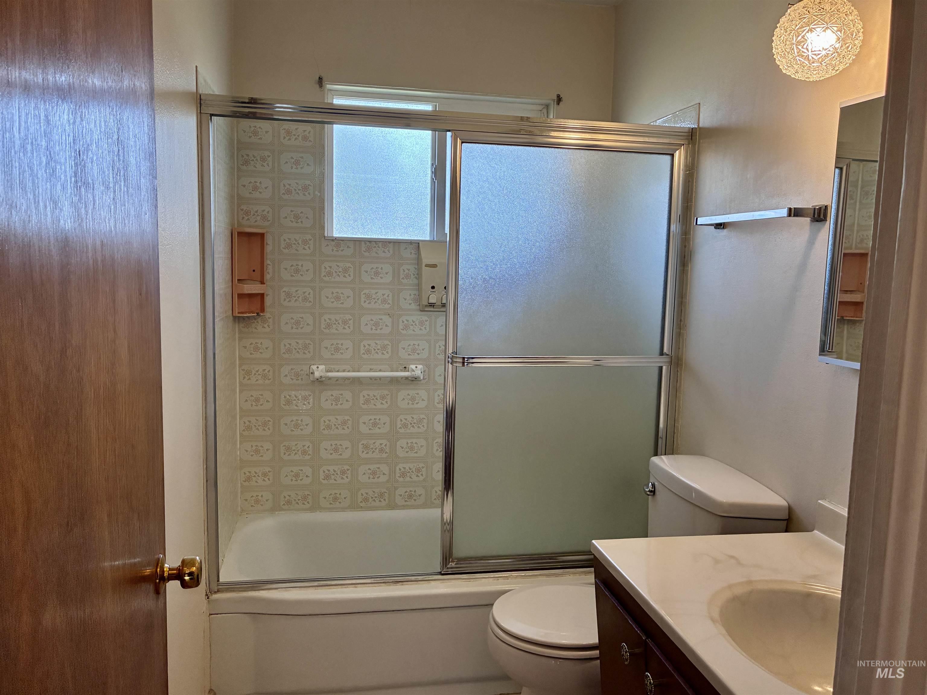 570 Madison St, Twin Falls, Idaho 83301-3843, 4 Bedrooms, 1.5 Bathrooms, Residential For Sale, Price $339,900,MLS 98980329