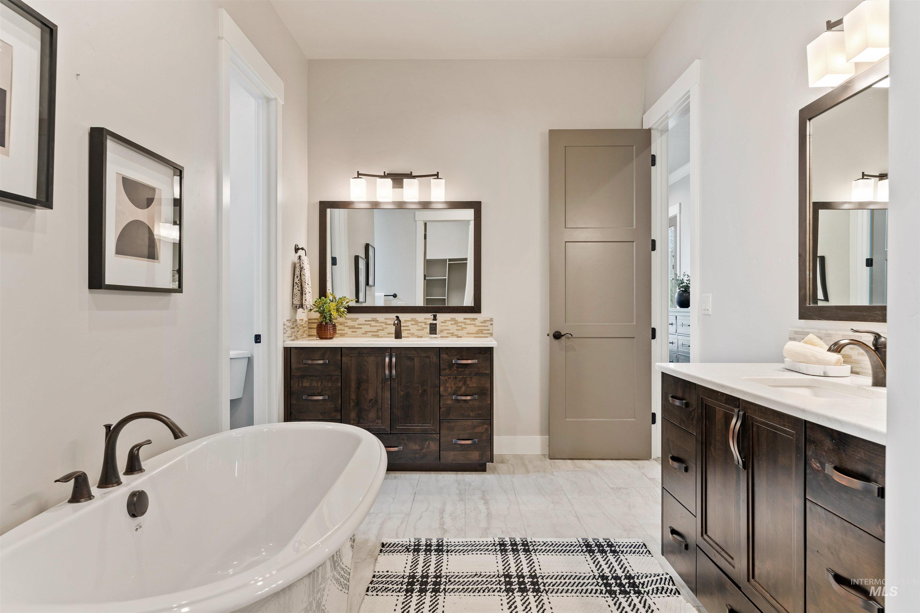 8272 W Sparks Lake Dr, Boise, Idaho 83714, 3 Bedrooms, 3.5 Bathrooms, Residential For Sale, Price $1,249,000,MLS 98980331