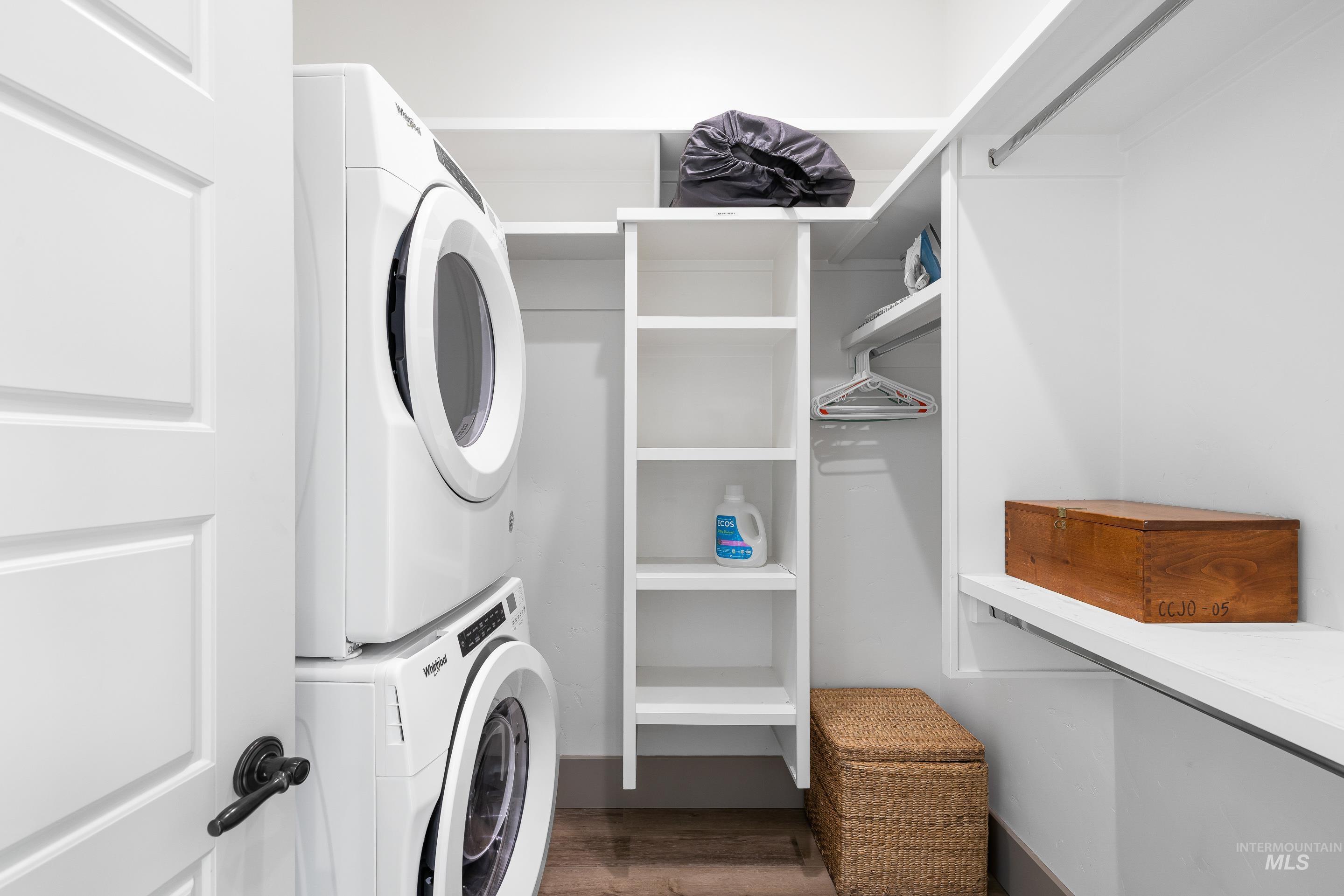 3160 N Duane Dr., Meridian, Idaho 83646, 5 Bedrooms, 5 Bathrooms, Residential For Sale, Price $1,590,000,MLS 98980332