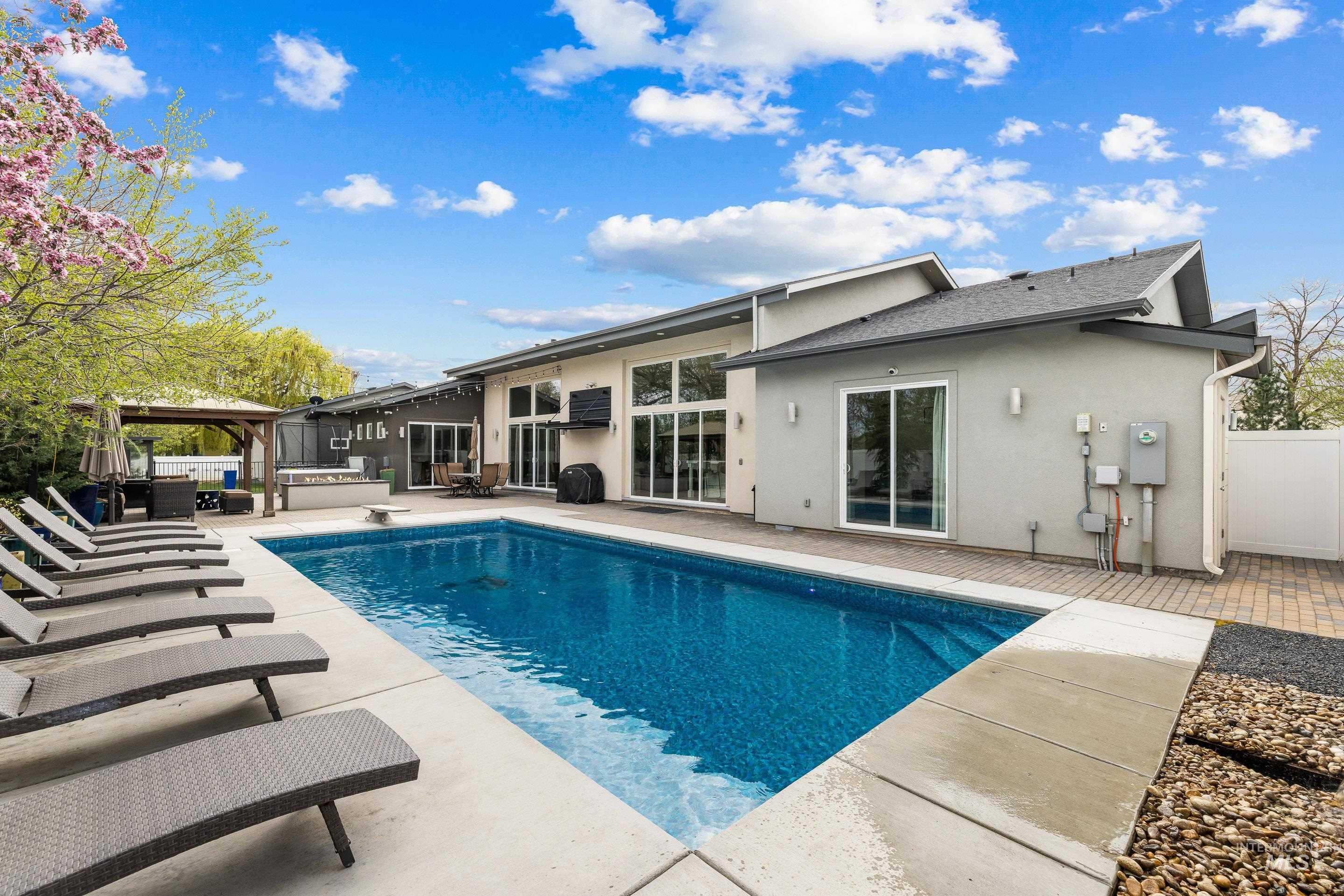 3160 N Duane Dr., Meridian, Idaho 83646, 5 Bedrooms, 5 Bathrooms, Residential For Sale, Price $1,590,000,MLS 98980332