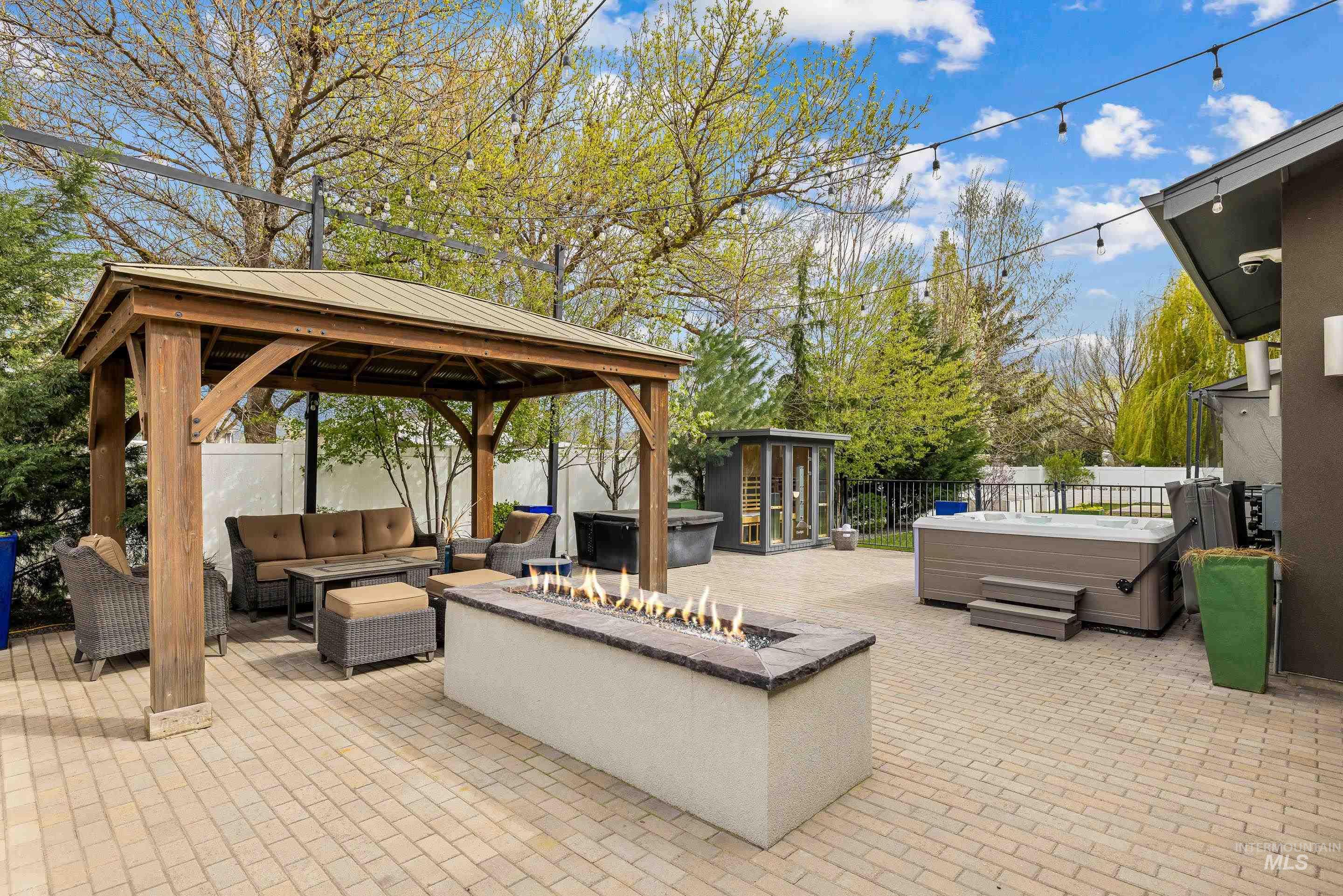 3160 N Duane Dr., Meridian, Idaho 83646, 5 Bedrooms, 5 Bathrooms, Residential For Sale, Price $1,590,000,MLS 98980332