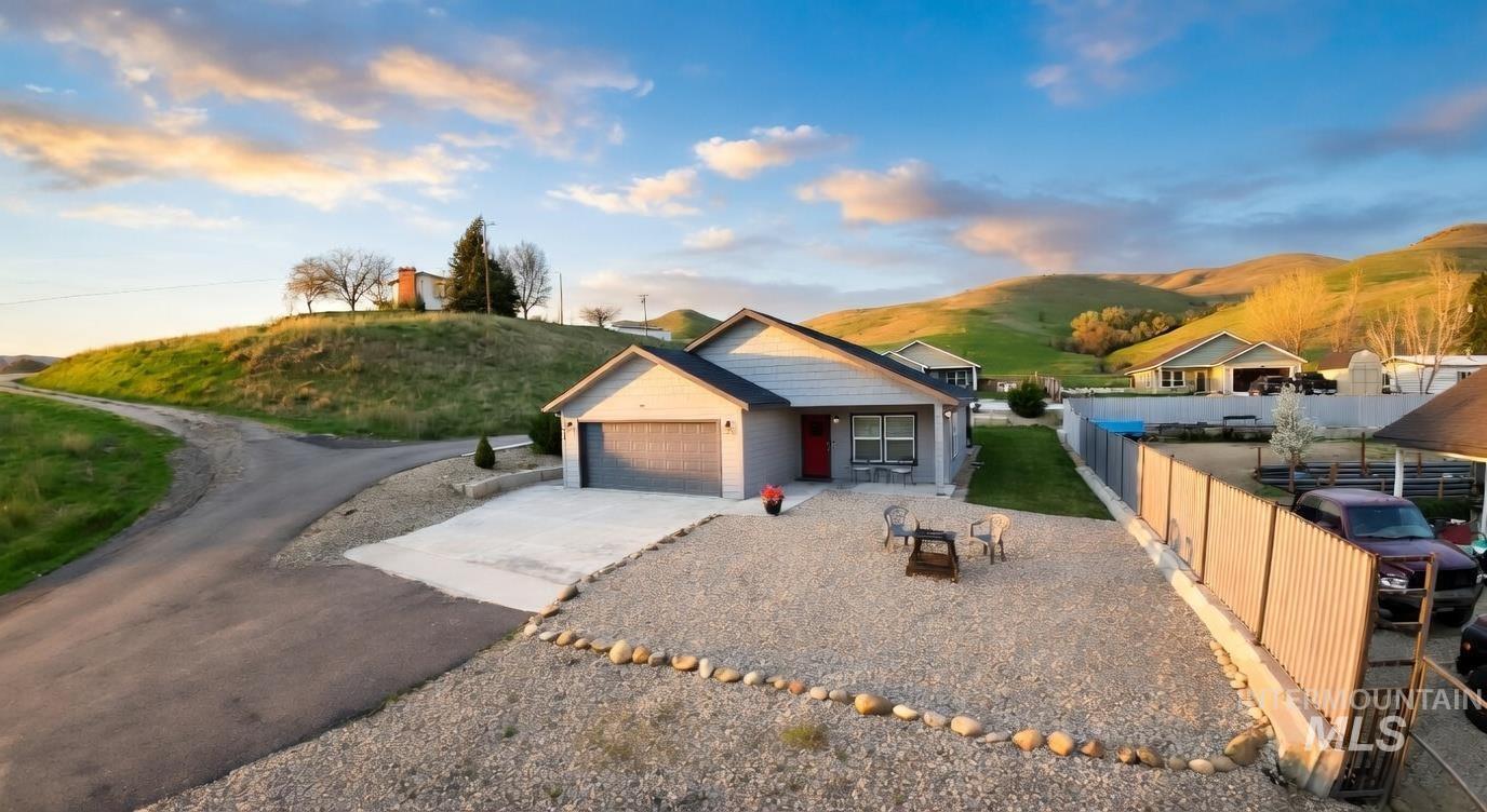 109 3rd Street Circle, Horseshoe Bend, Idaho 83629, 3 Bedrooms, 2 Bathrooms, Residential For Sale, Price $419,000, 98980333