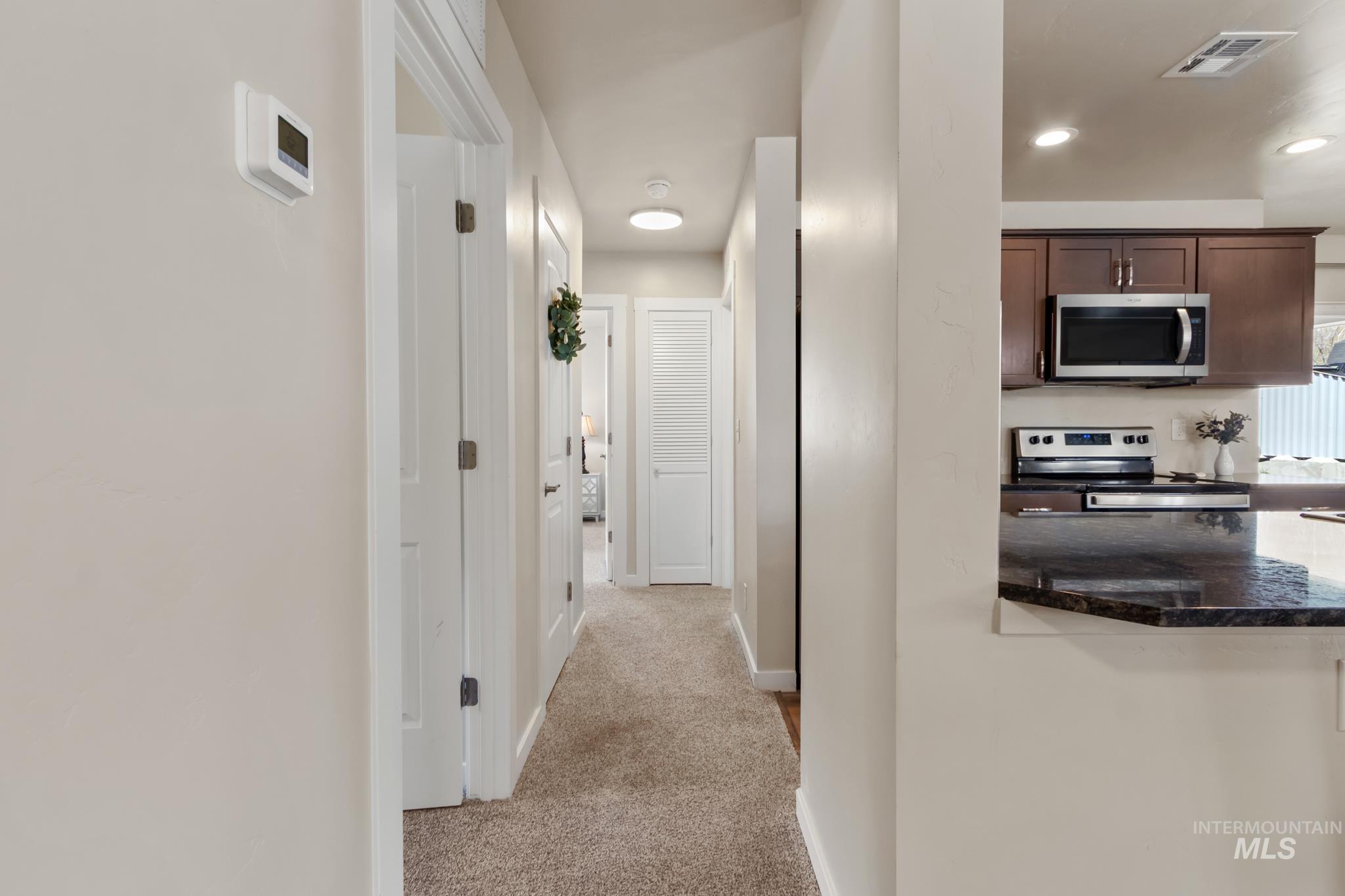 109 3rd Street Circle, Horseshoe Bend, Idaho 83629, 3 Bedrooms, 2 Bathrooms, Residential For Sale, Price $419,000, 98980333