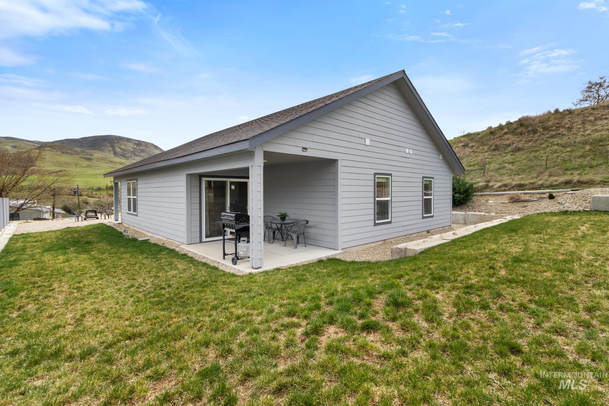 109 3rd Street Circle, Horseshoe Bend, Idaho 83629, 3 Bedrooms, 2 Bathrooms, Residential For Sale, Price $419,000, 98980333