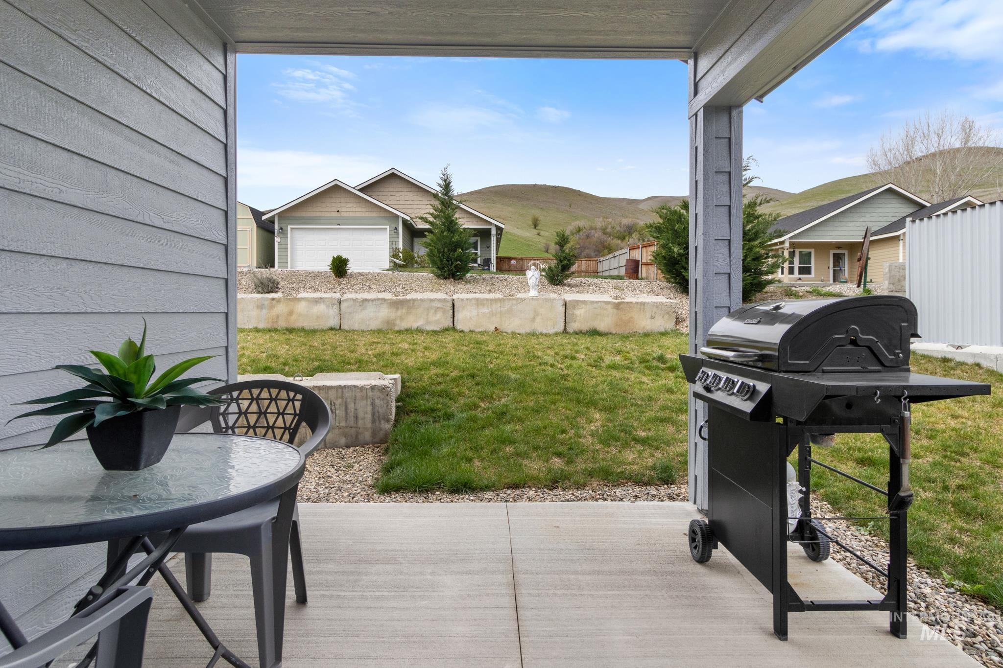 109 3rd Street Circle, Horseshoe Bend, Idaho 83629, 3 Bedrooms, 2 Bathrooms, Residential For Sale, Price $419,000, 98980333