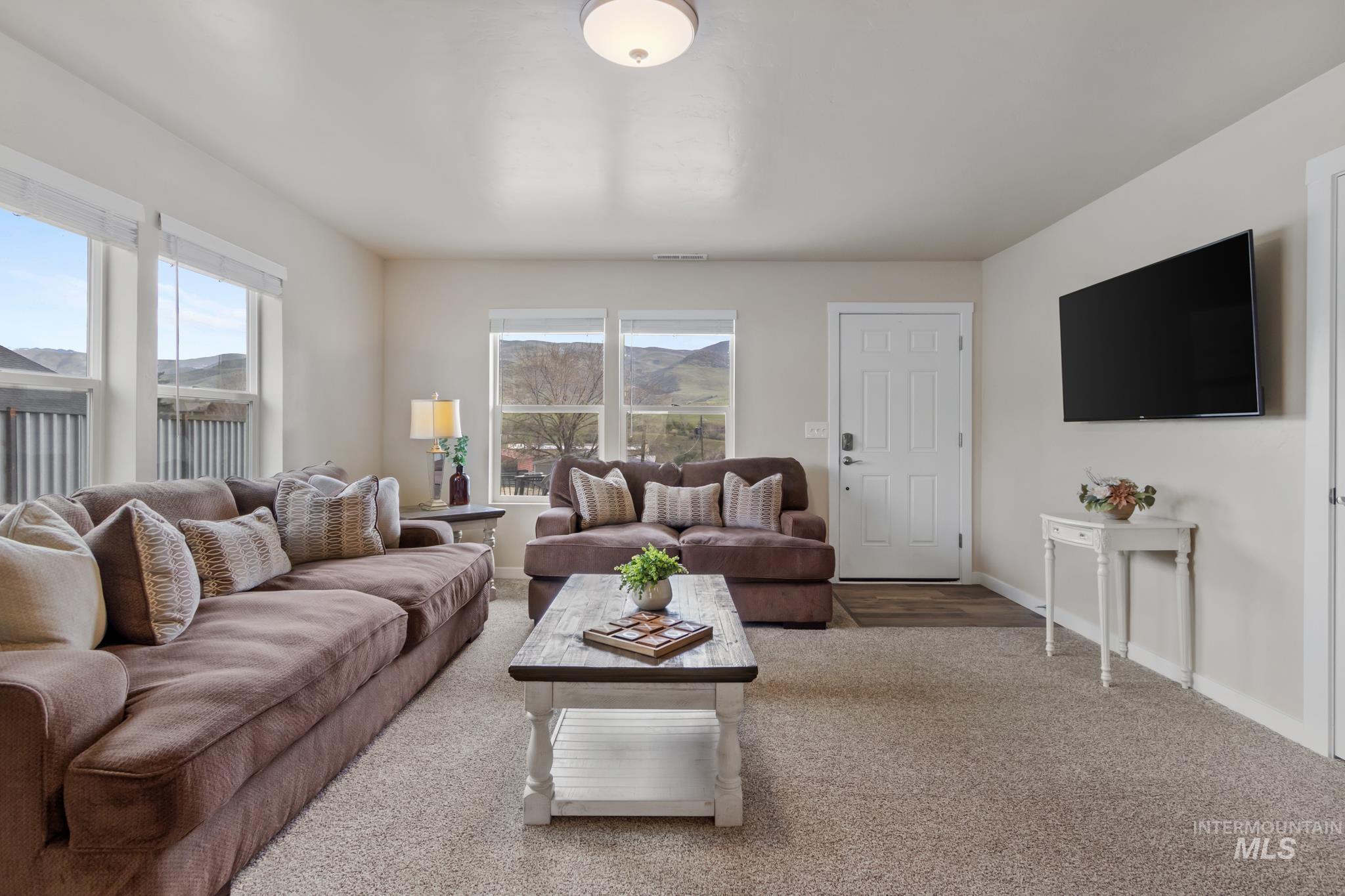 109 3rd Street Circle, Horseshoe Bend, Idaho 83629, 3 Bedrooms, 2 Bathrooms, Residential For Sale, Price $419,000, 98980333