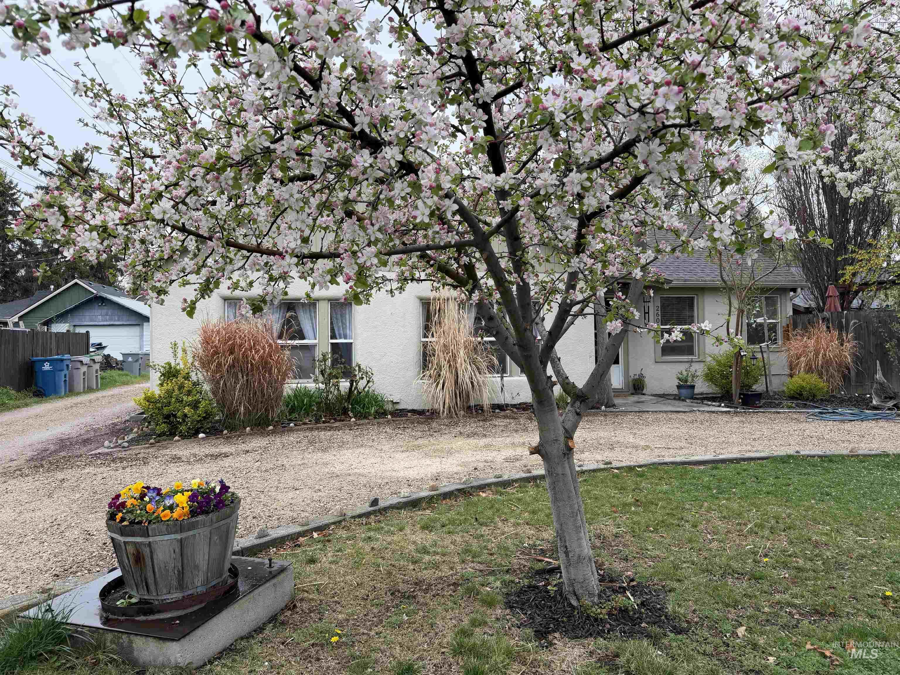 2606-08 W Bella St, Boise, Idaho 83702-0121, 1 Bedroom, 1 Bathroom, Residential Income For Sale, Price $455,000, 98980334