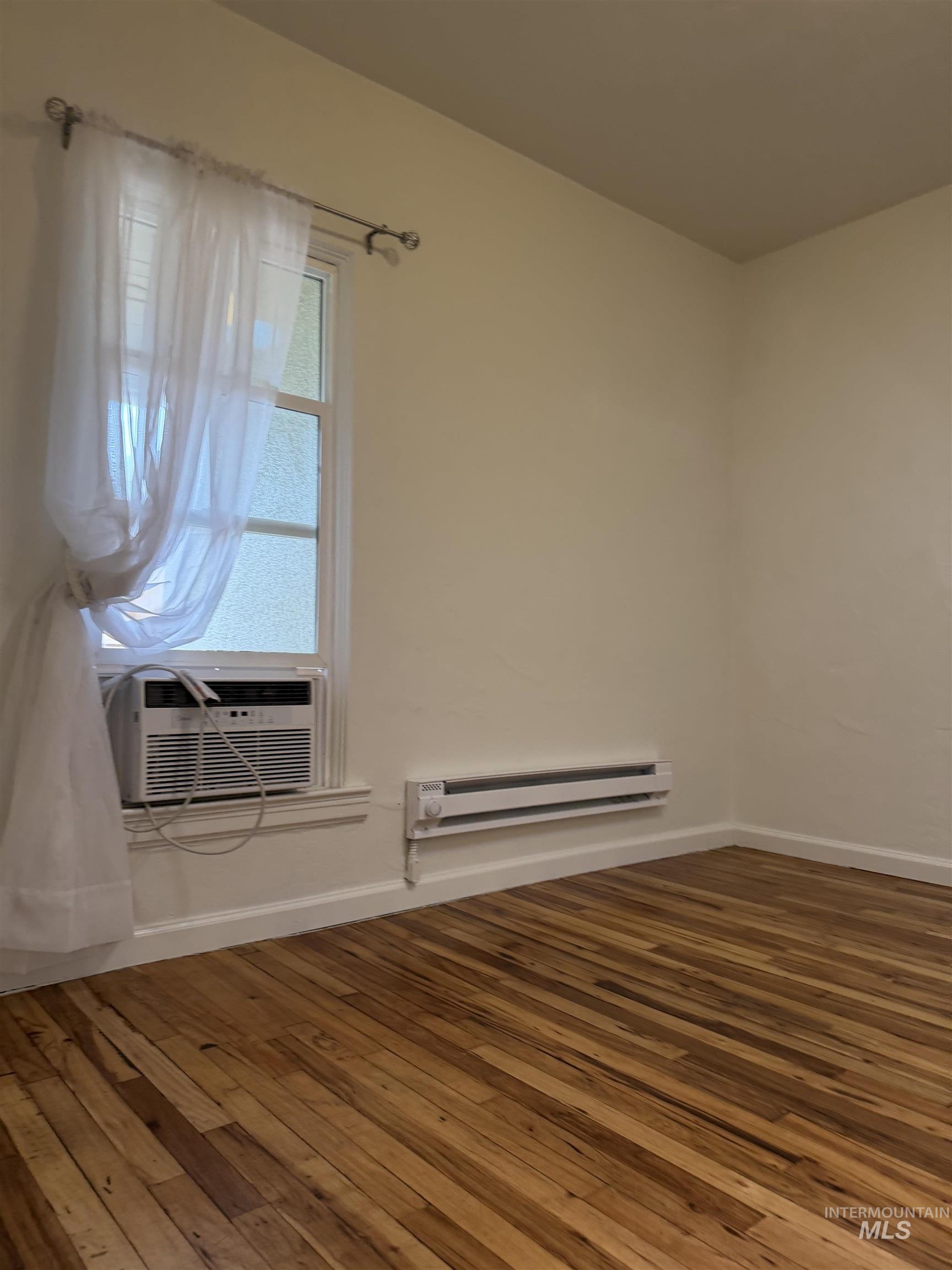 2606-08 W Bella St, Boise, Idaho 83702-0121, 1 Bedroom, 1 Bathroom, Residential Income For Sale, Price $455,000, 98980334