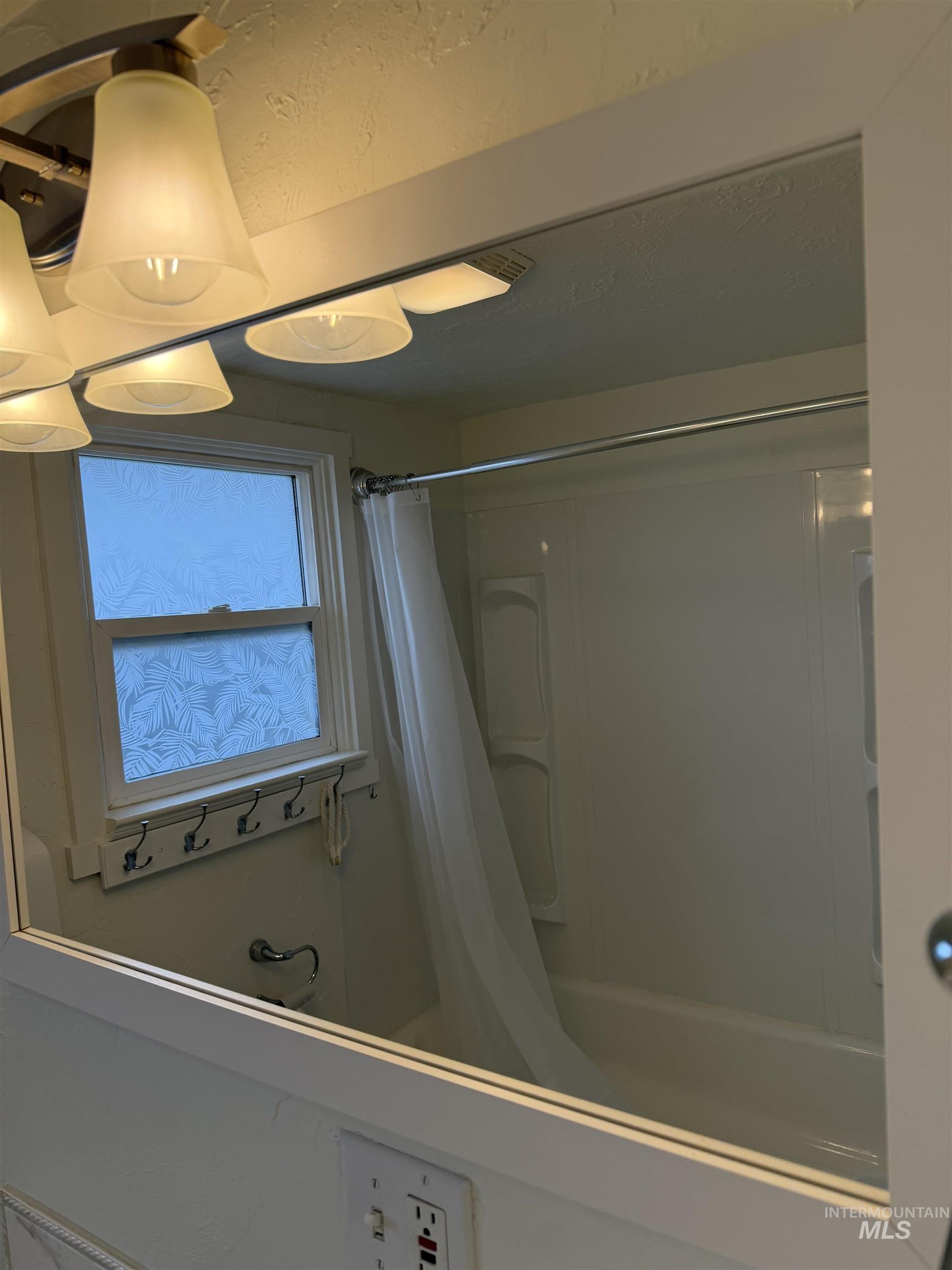 2606-08 W Bella St, Boise, Idaho 83702-0121, 1 Bedroom, 1 Bathroom, Residential Income For Sale, Price $455,000, 98980334