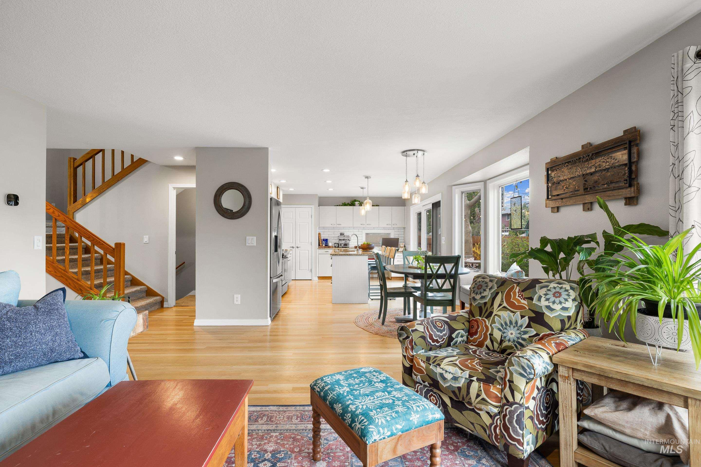 10723 W Barnsdale Ct, Boise, Idaho 83713, 4 Bedrooms, 2.5 Bathrooms, Residential For Sale, Price $750,000,MLS 98980335