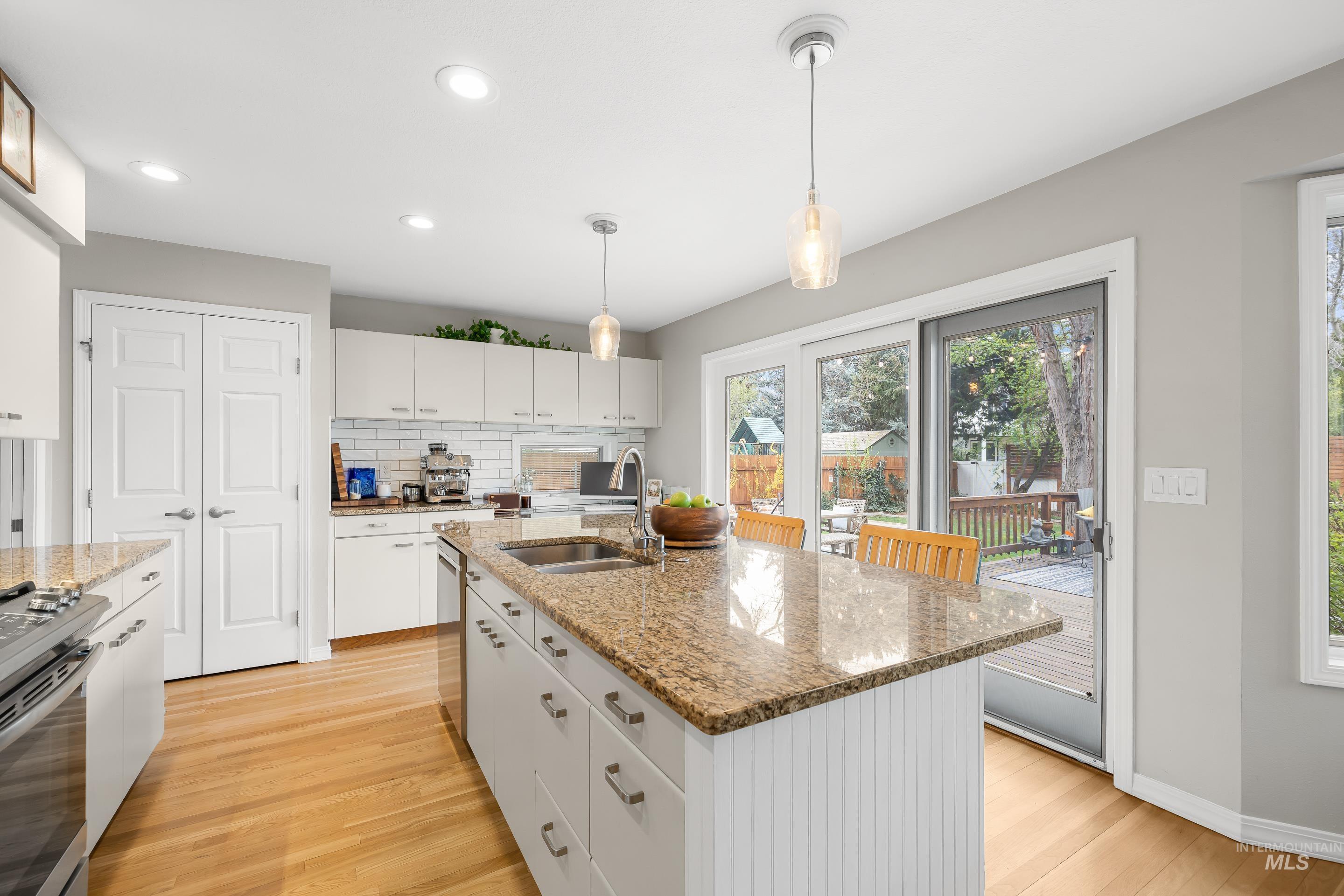 10723 W Barnsdale Ct, Boise, Idaho 83713, 4 Bedrooms, 2.5 Bathrooms, Residential For Sale, Price $750,000,MLS 98980335