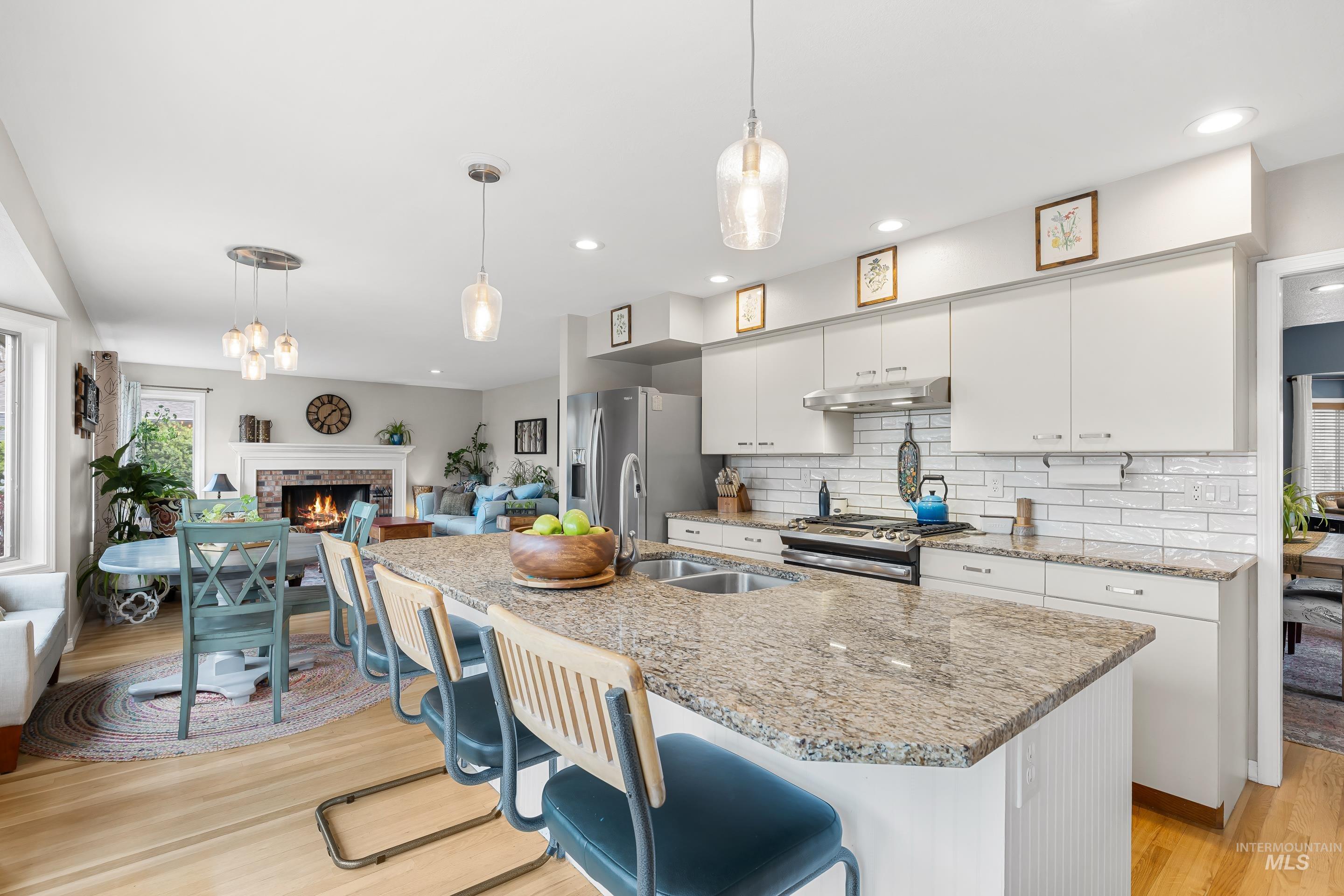 10723 W Barnsdale Ct, Boise, Idaho 83713, 4 Bedrooms, 2.5 Bathrooms, Residential For Sale, Price $750,000,MLS 98980335