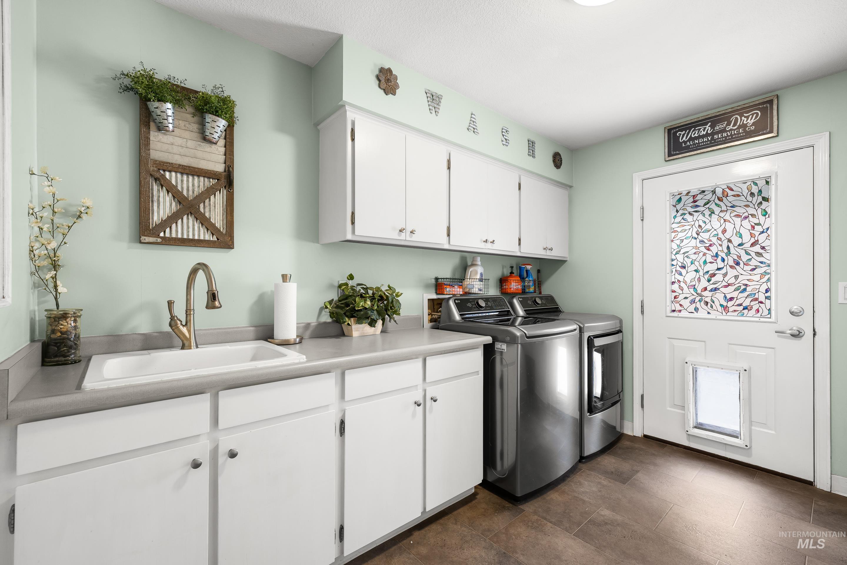 10723 W Barnsdale Ct, Boise, Idaho 83713, 4 Bedrooms, 2.5 Bathrooms, Residential For Sale, Price $750,000,MLS 98980335