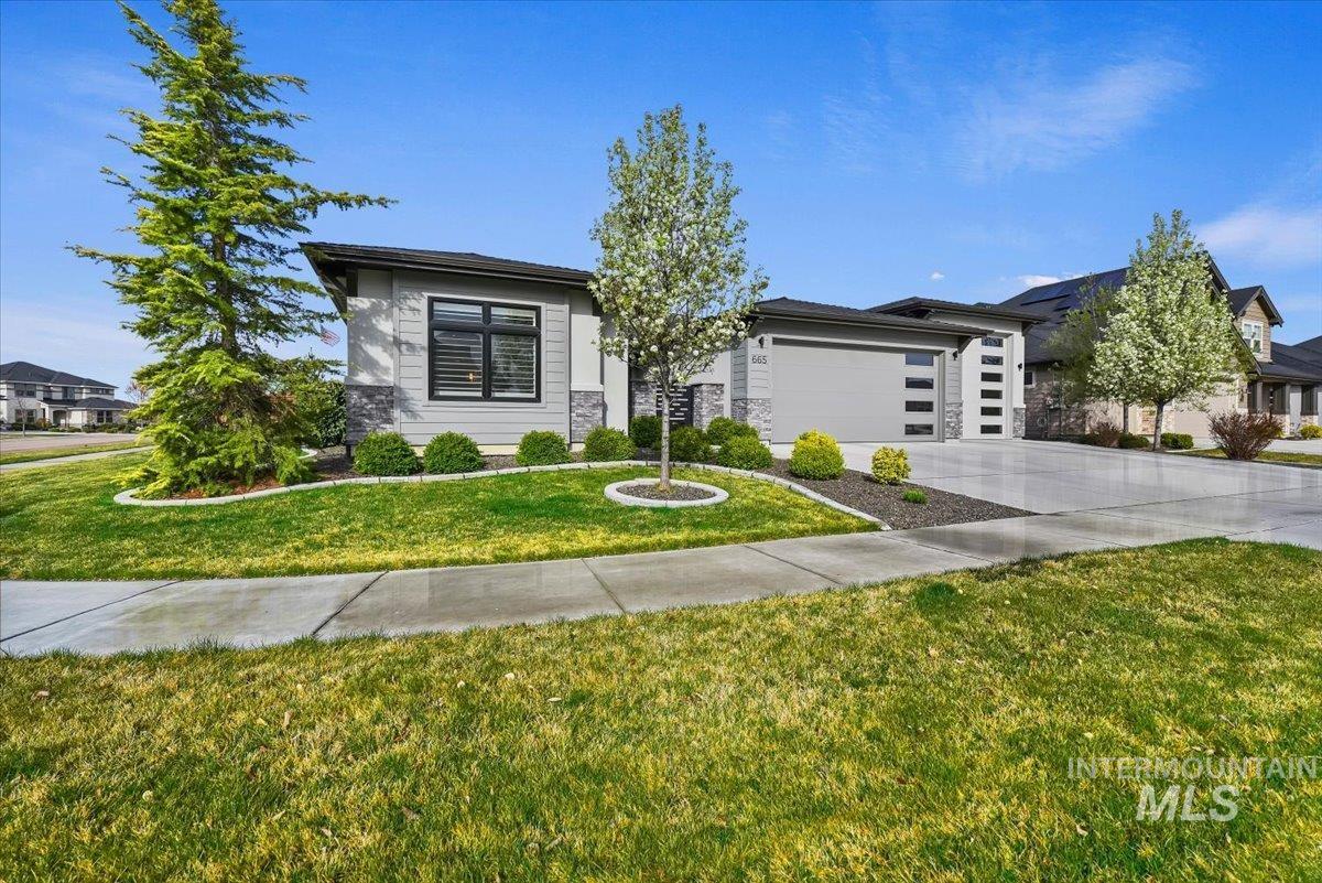 665 S Aspen Lakes Way, Star, Idaho 83669, 3 Bedrooms, 3 Bathrooms, Residential For Sale, Price $895,000,MLS 98980336