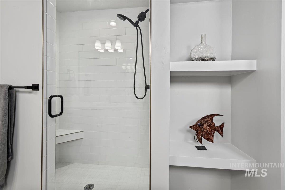 665 S Aspen Lakes Way, Star, Idaho 83669, 3 Bedrooms, 3 Bathrooms, Residential For Sale, Price $895,000,MLS 98980336