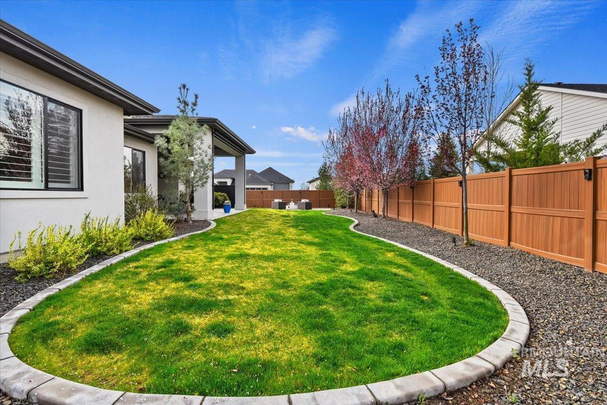 665 S Aspen Lakes Way, Star, Idaho 83669, 3 Bedrooms, 3 Bathrooms, Residential For Sale, Price $895,000,MLS 98980336