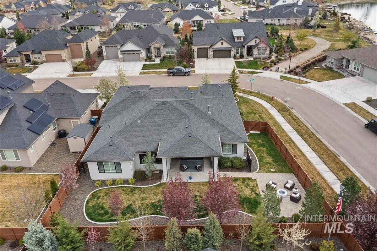 665 S Aspen Lakes Way, Star, Idaho 83669, 3 Bedrooms, 3 Bathrooms, Residential For Sale, Price $895,000,MLS 98980336