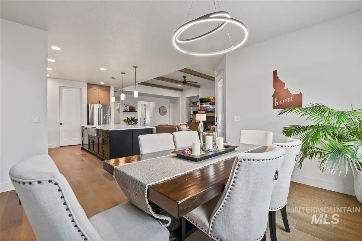 665 S Aspen Lakes Way, Star, Idaho 83669, 3 Bedrooms, 3 Bathrooms, Residential For Sale, Price $895,000,MLS 98980336