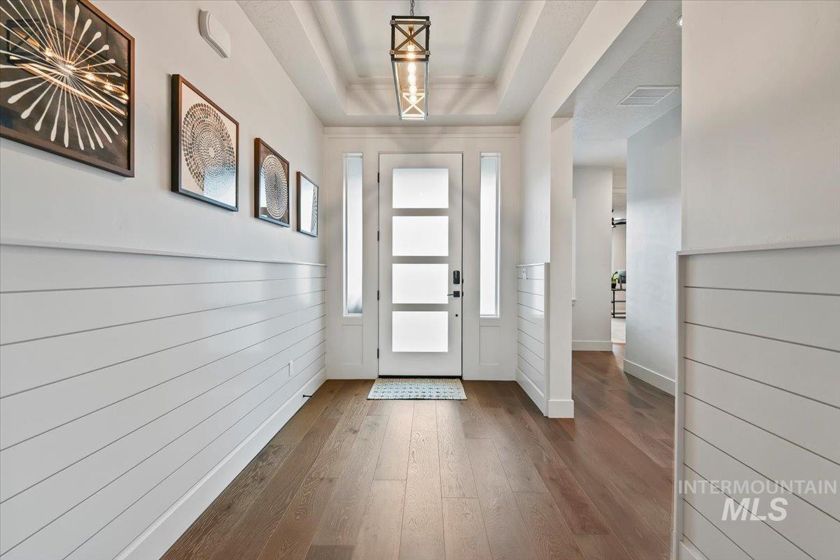 665 S Aspen Lakes Way, Star, Idaho 83669, 3 Bedrooms, 3 Bathrooms, Residential For Sale, Price $895,000,MLS 98980336