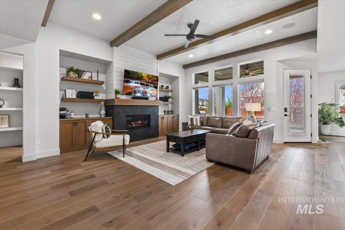 665 S Aspen Lakes Way, Star, Idaho 83669, 3 Bedrooms, 3 Bathrooms, Residential For Sale, Price $895,000,MLS 98980336