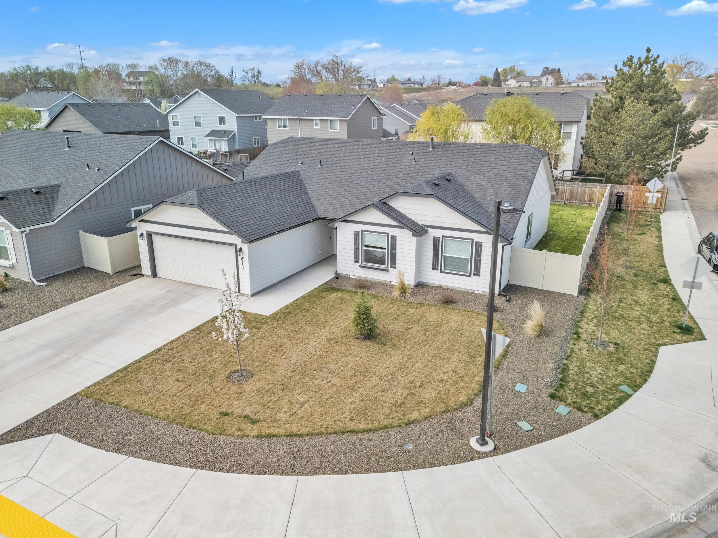 611 Correa Way, Caldwell, Idaho 83605, 3 Bedrooms, 2 Bathrooms, Residential For Sale, Price $424,950, 98980341