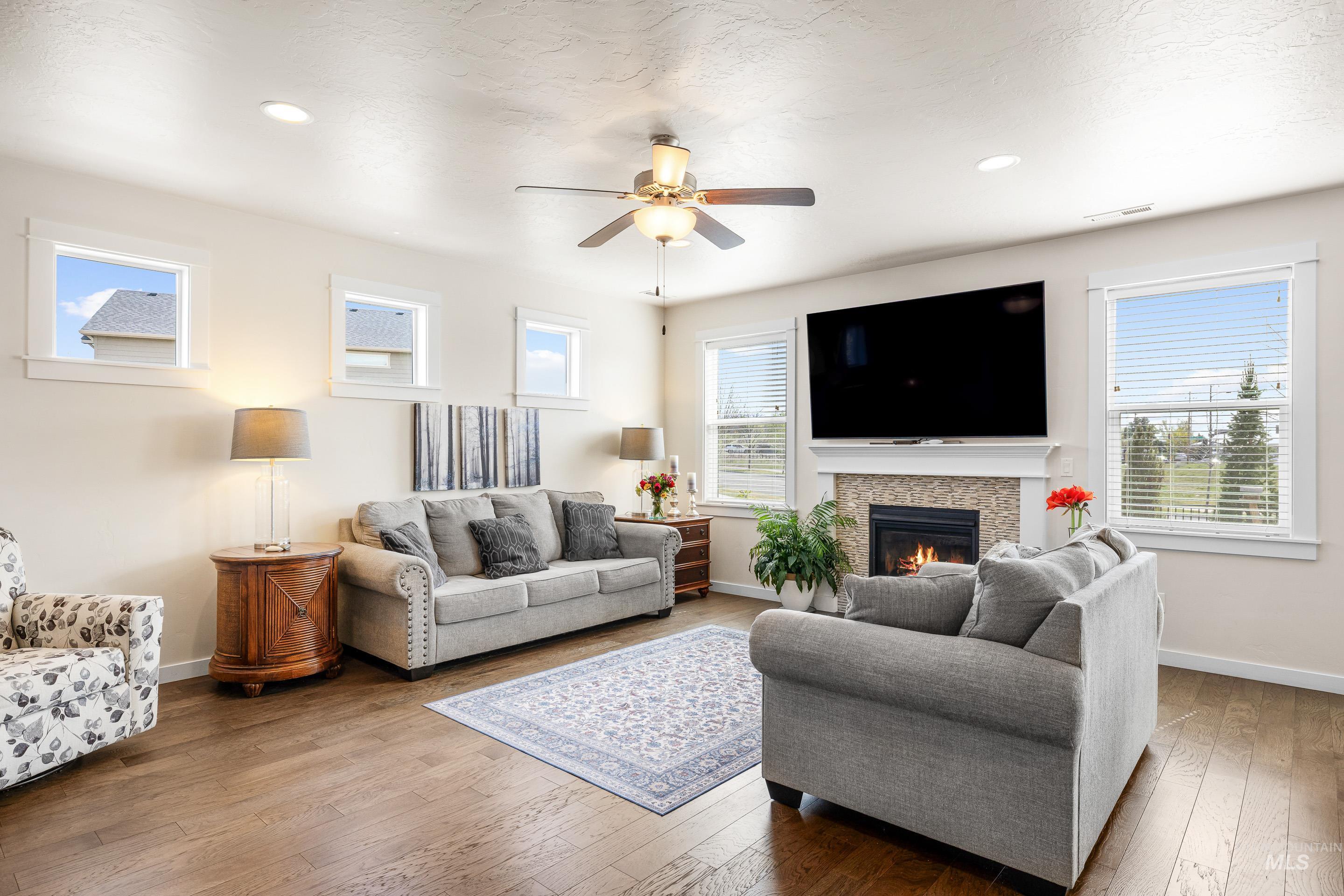 16 N Caracaras Way, Eagle, Idaho 83616, 3 Bedrooms, 2.5 Bathrooms, Residential For Sale, Price $614,990,MLS 98980344