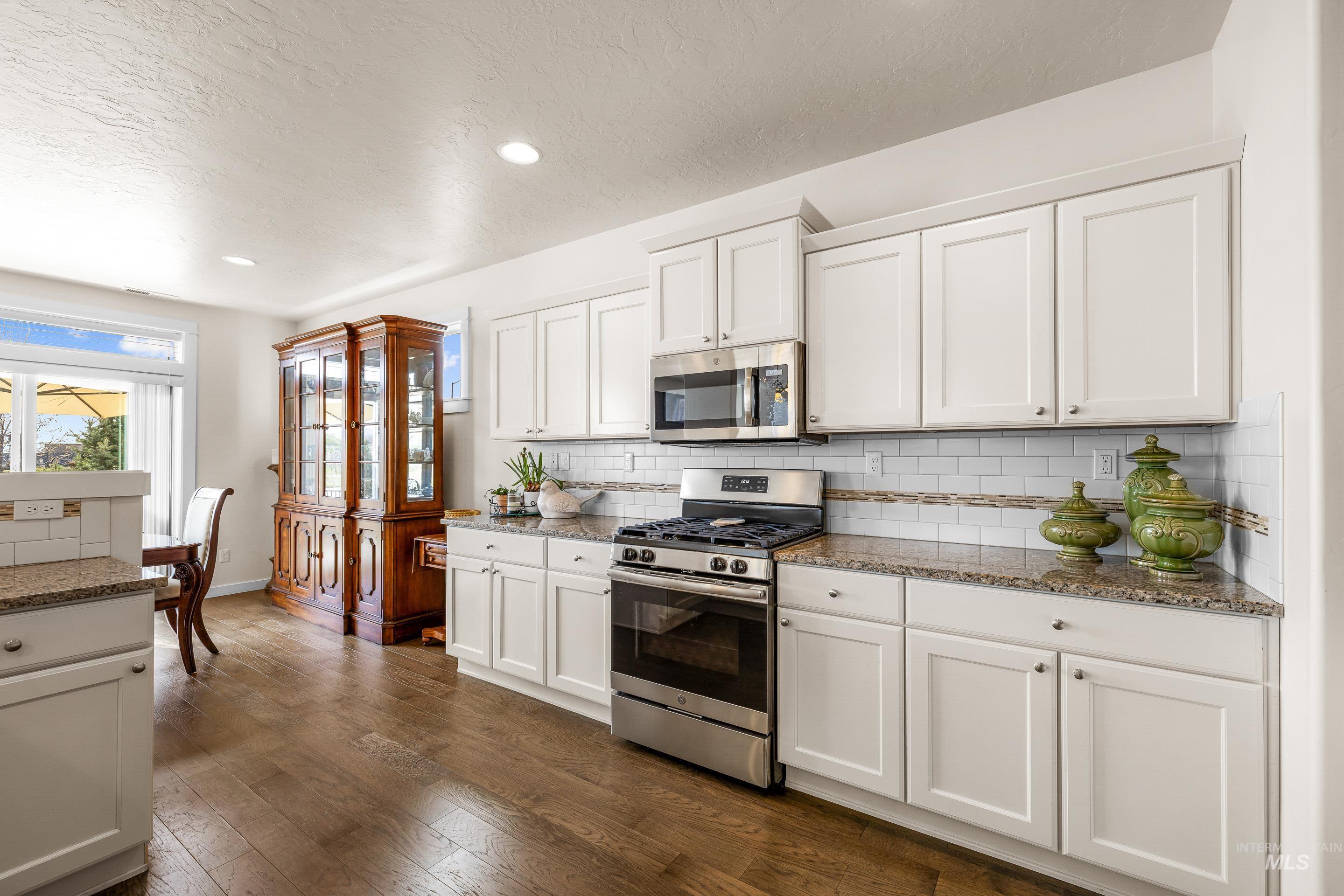 16 N Caracaras Way, Eagle, Idaho 83616, 3 Bedrooms, 2.5 Bathrooms, Residential For Sale, Price $614,990,MLS 98980344