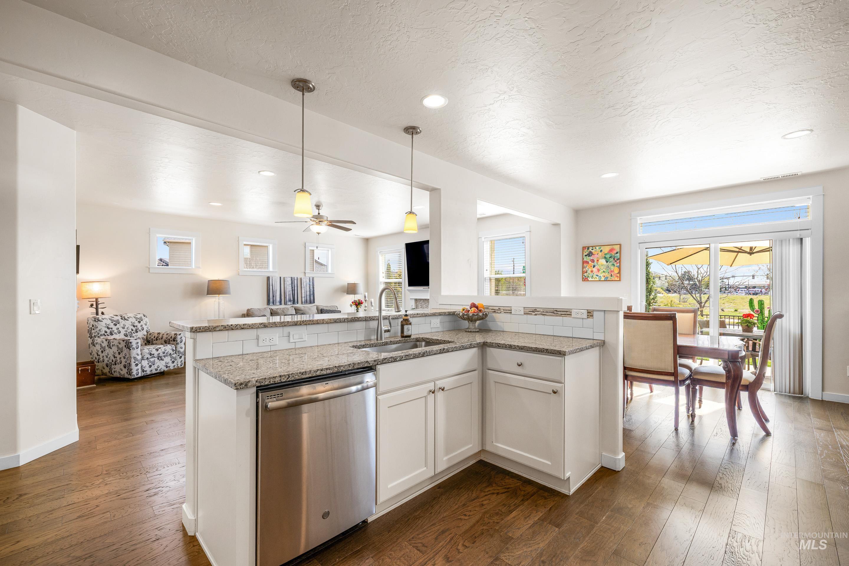 16 N Caracaras Way, Eagle, Idaho 83616, 3 Bedrooms, 2.5 Bathrooms, Residential For Sale, Price $614,990,MLS 98980344
