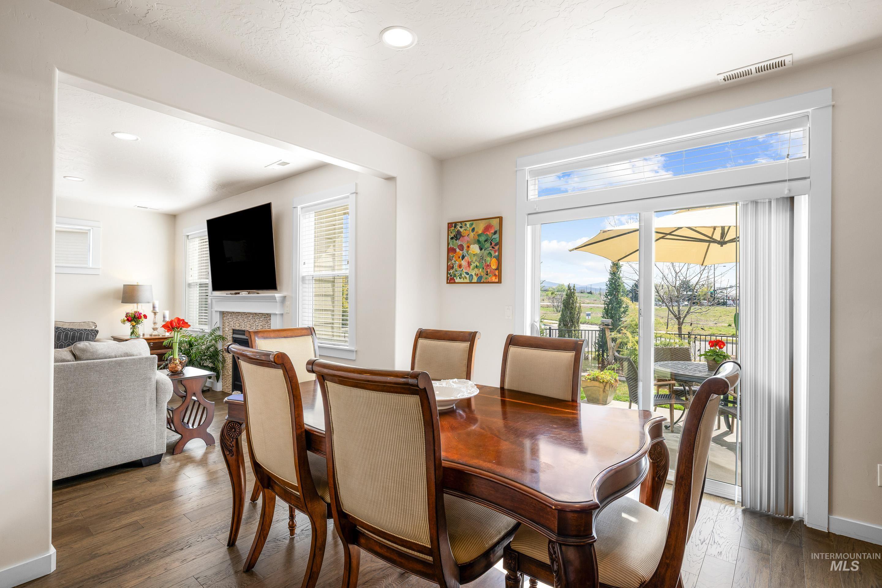 16 N Caracaras Way, Eagle, Idaho 83616, 3 Bedrooms, 2.5 Bathrooms, Residential For Sale, Price $614,990,MLS 98980344