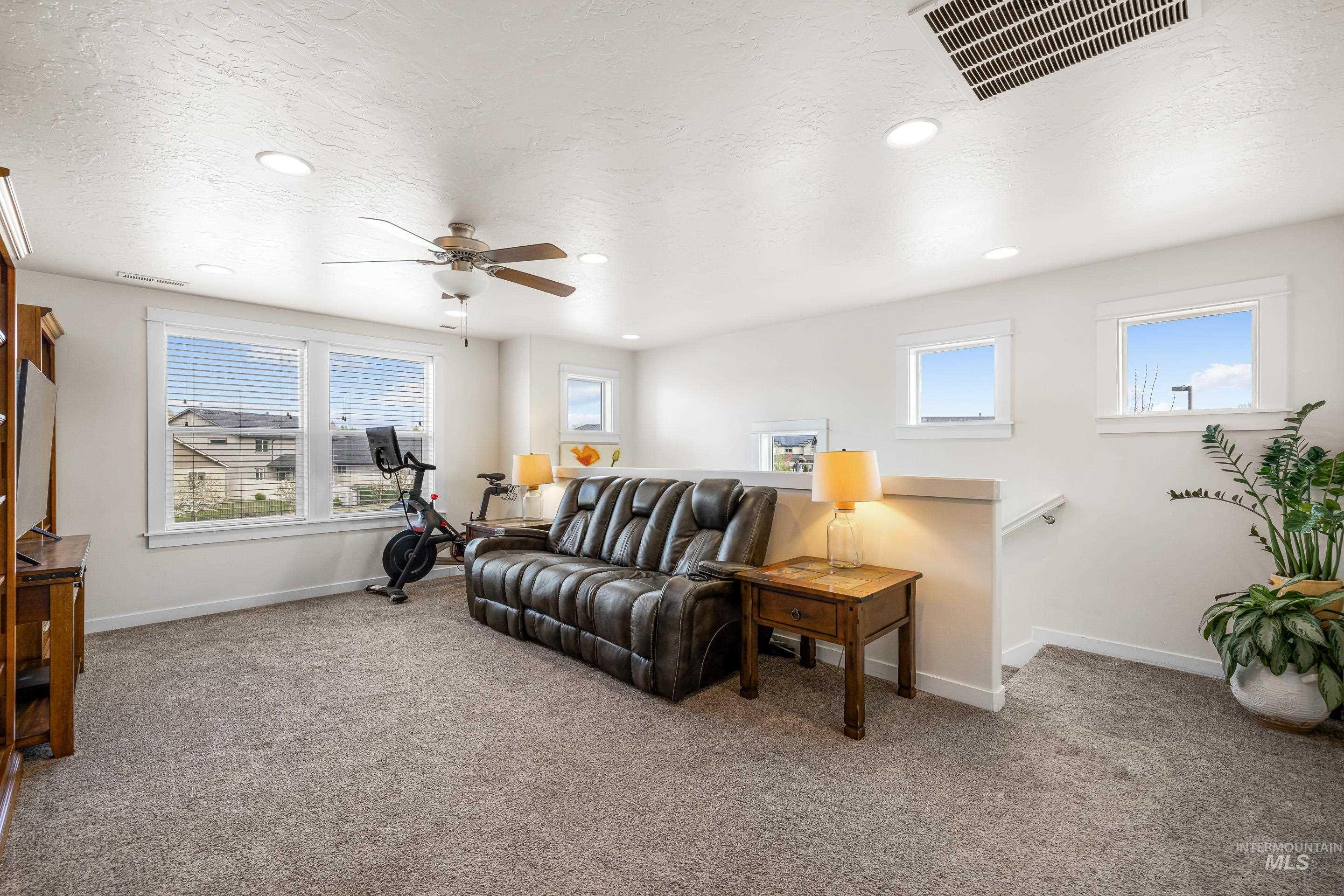 16 N Caracaras Way, Eagle, Idaho 83616, 3 Bedrooms, 2.5 Bathrooms, Residential For Sale, Price $614,990,MLS 98980344