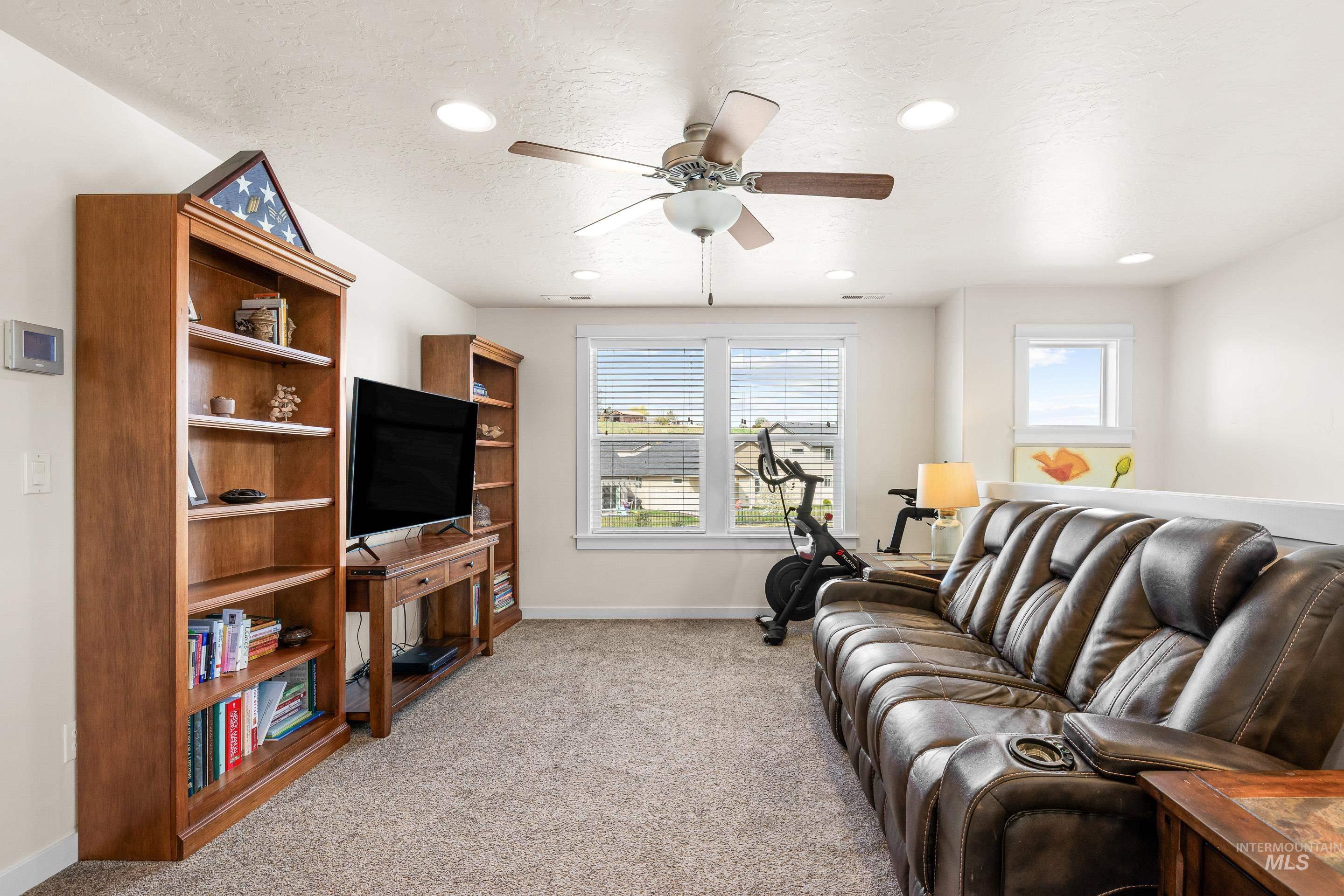 16 N Caracaras Way, Eagle, Idaho 83616, 3 Bedrooms, 2.5 Bathrooms, Residential For Sale, Price $614,990,MLS 98980344