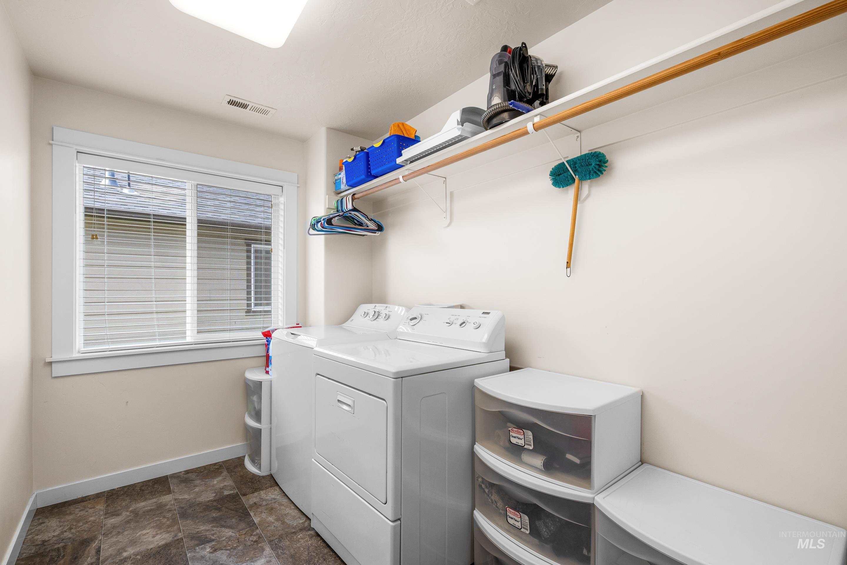 16 N Caracaras Way, Eagle, Idaho 83616, 3 Bedrooms, 2.5 Bathrooms, Residential For Sale, Price $614,990,MLS 98980344