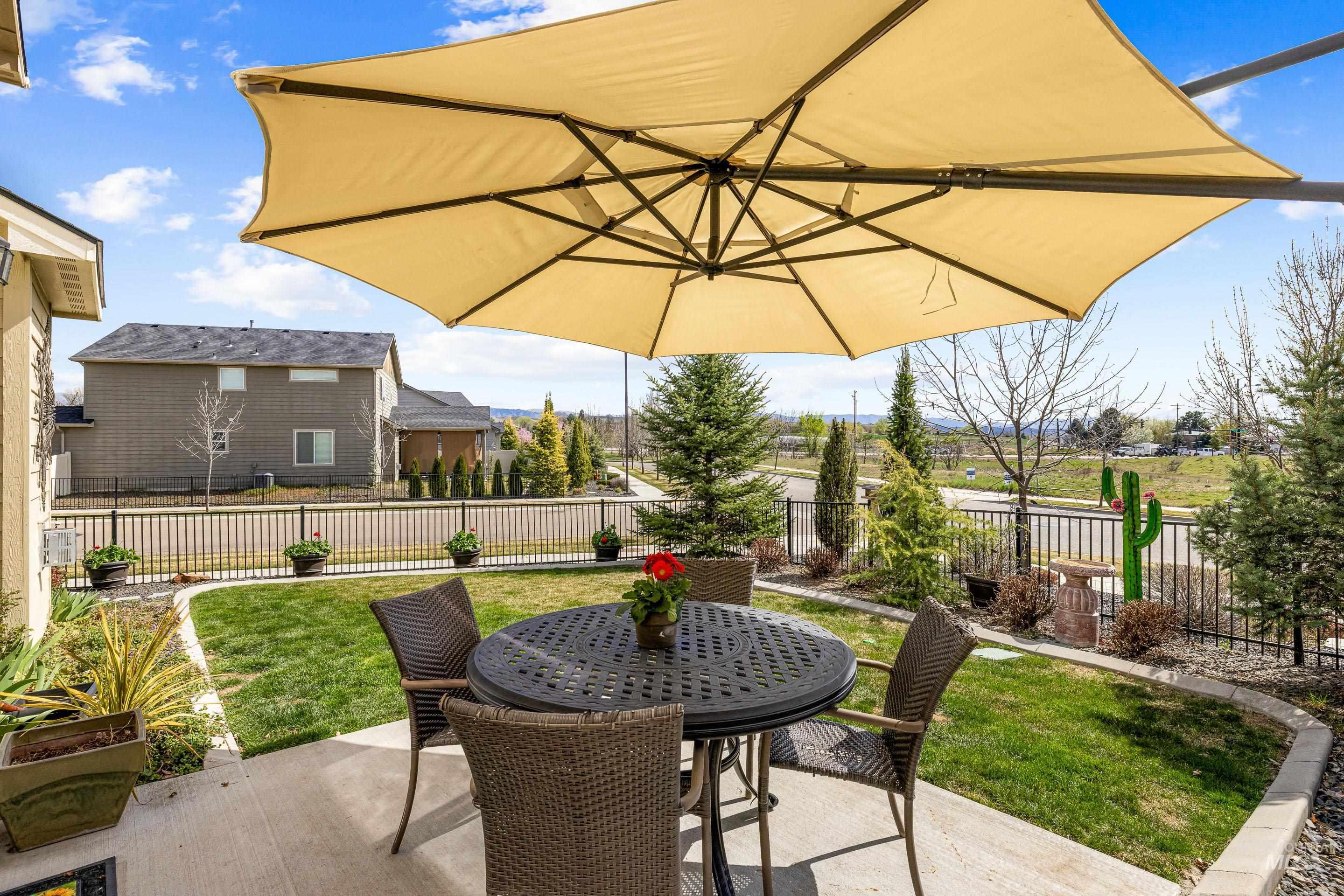 16 N Caracaras Way, Eagle, Idaho 83616, 3 Bedrooms, 2.5 Bathrooms, Residential For Sale, Price $614,990,MLS 98980344