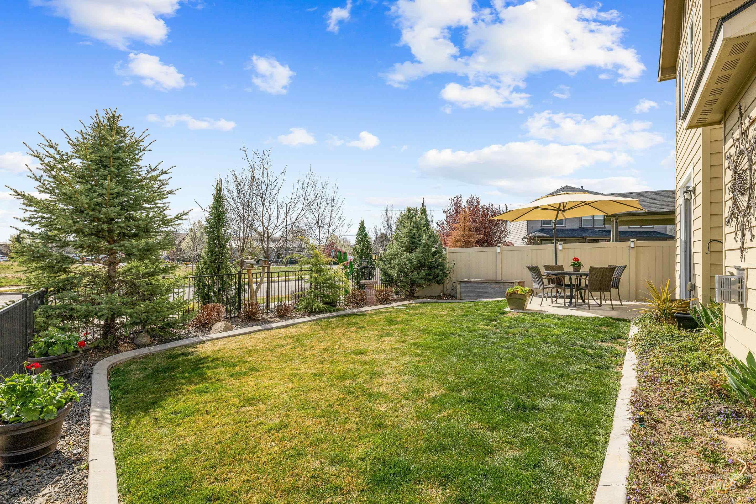 16 N Caracaras Way, Eagle, Idaho 83616, 3 Bedrooms, 2.5 Bathrooms, Residential For Sale, Price $614,990,MLS 98980344