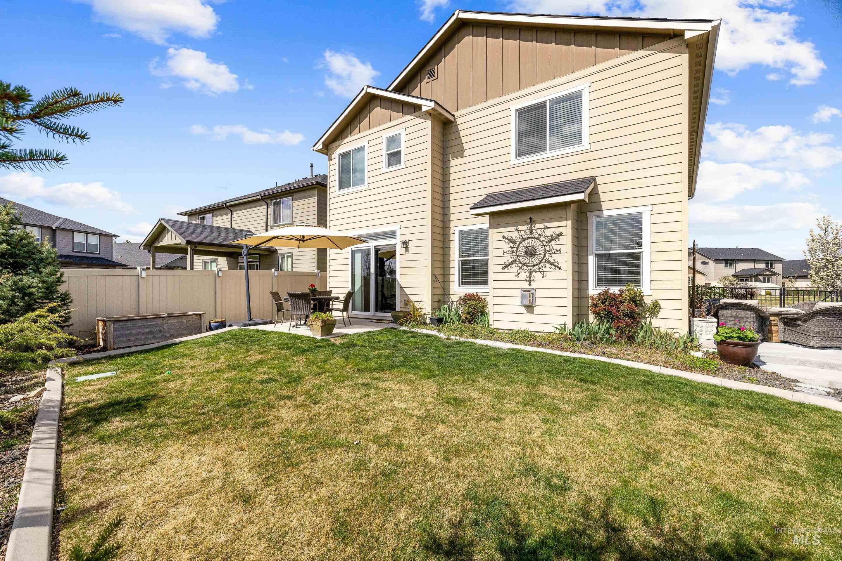 16 N Caracaras Way, Eagle, Idaho 83616, 3 Bedrooms, 2.5 Bathrooms, Residential For Sale, Price $614,990,MLS 98980344