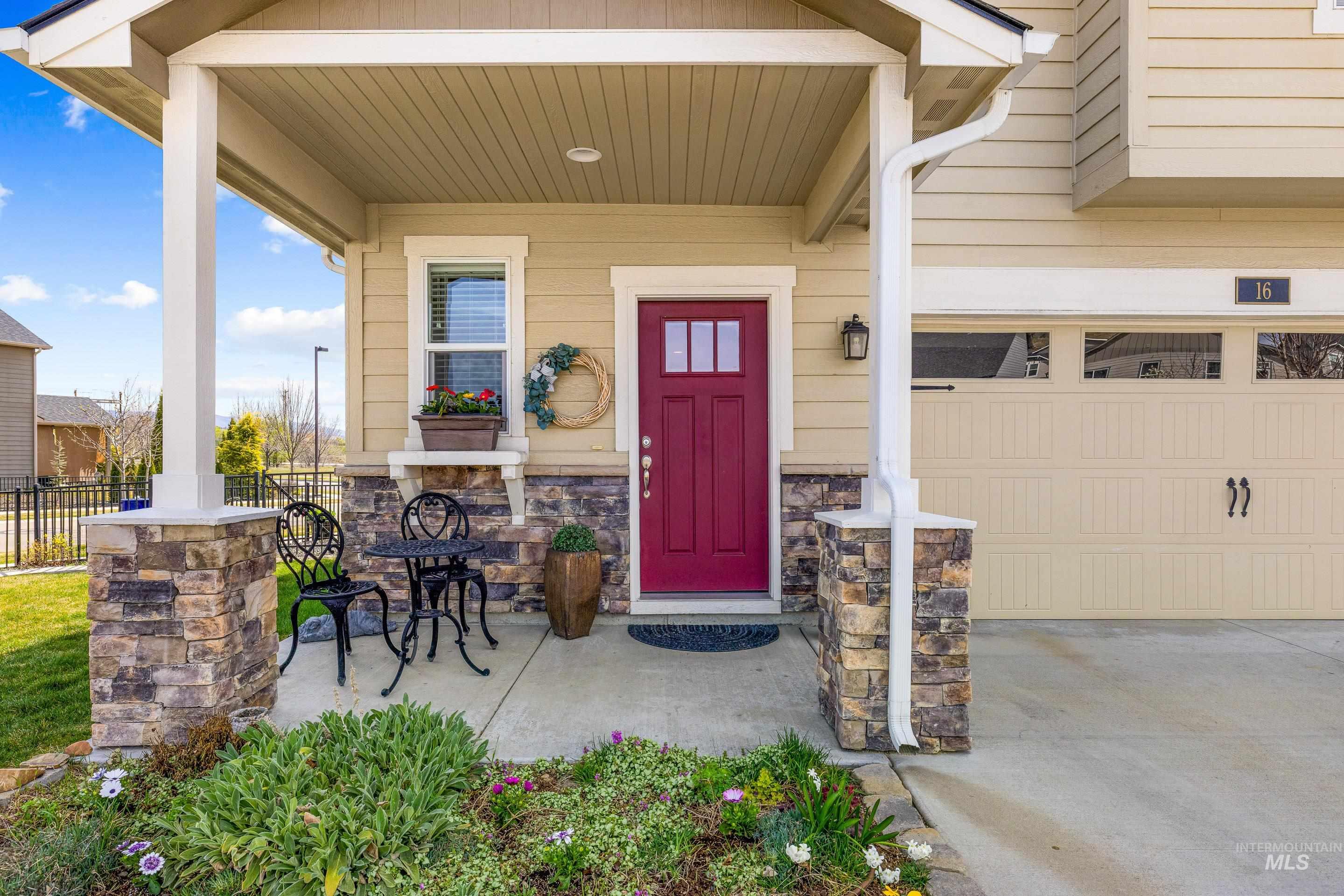 16 N Caracaras Way, Eagle, Idaho 83616, 3 Bedrooms, 2.5 Bathrooms, Residential For Sale, Price $614,990,MLS 98980344
