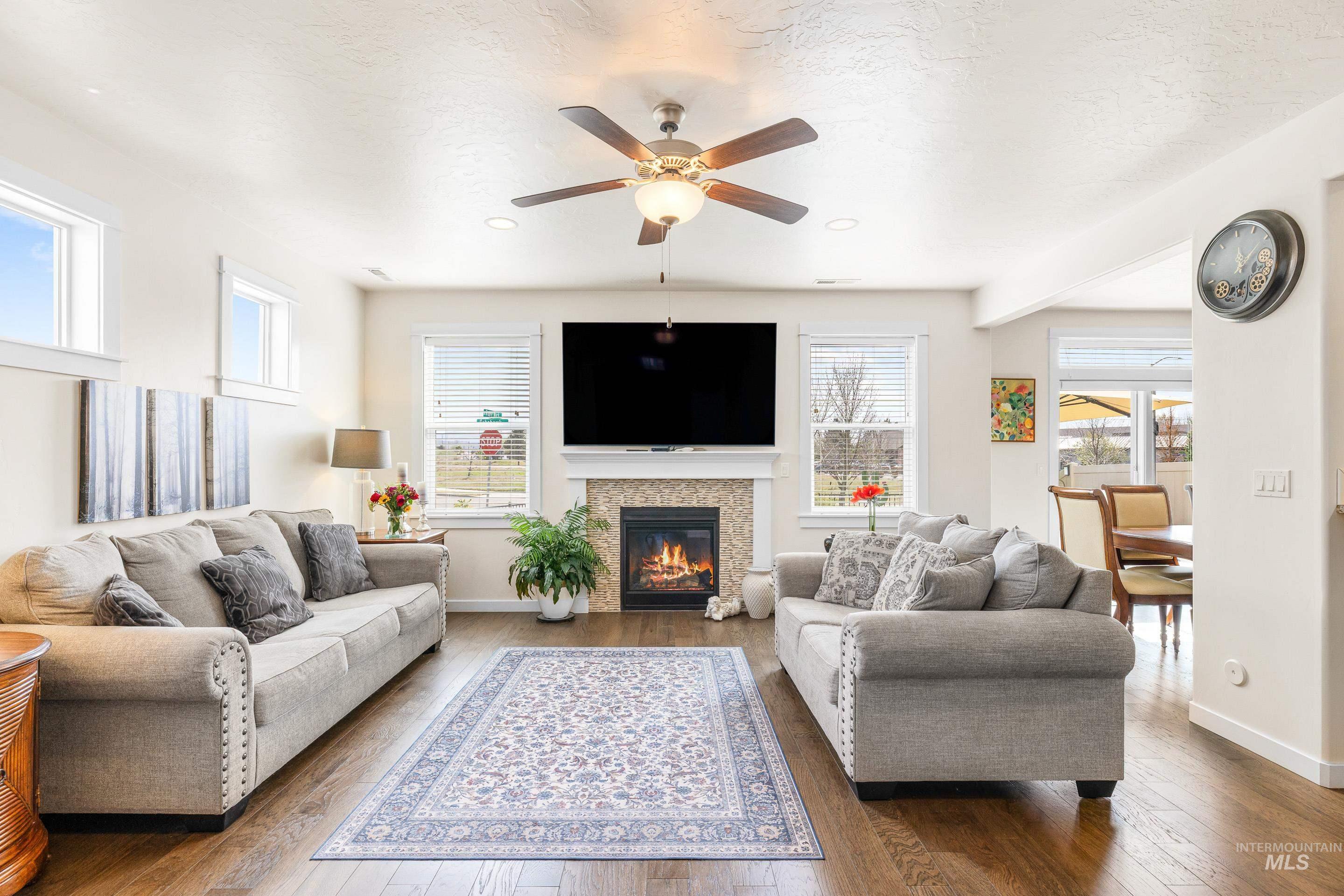 16 N Caracaras Way, Eagle, Idaho 83616, 3 Bedrooms, 2.5 Bathrooms, Residential For Sale, Price $614,990,MLS 98980344