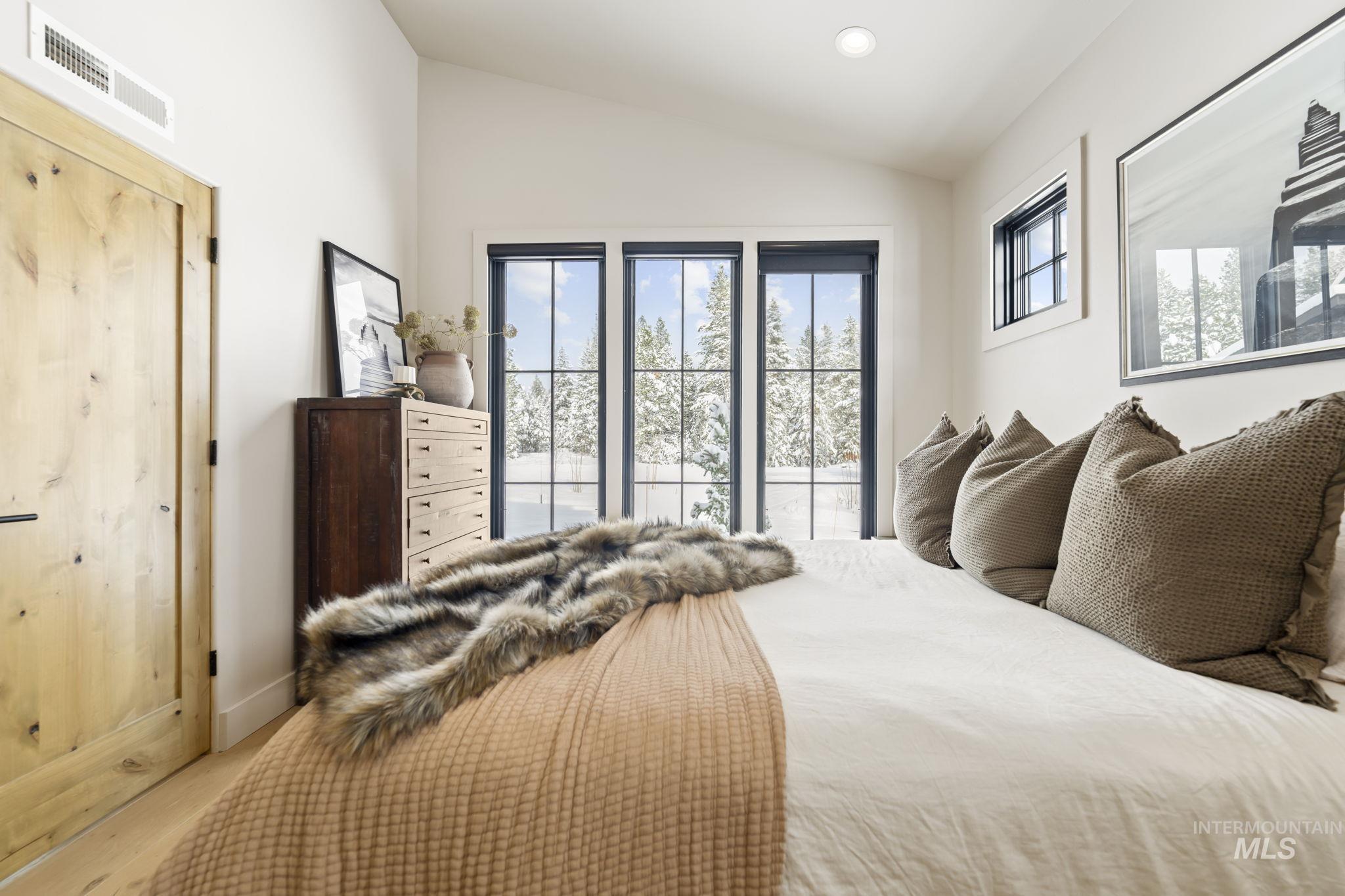 11 Larkspur, McCall, Idaho 83638, 4 Bedrooms, 3.5 Bathrooms, Residential For Sale, Price $1,985,000,MLS 98980346