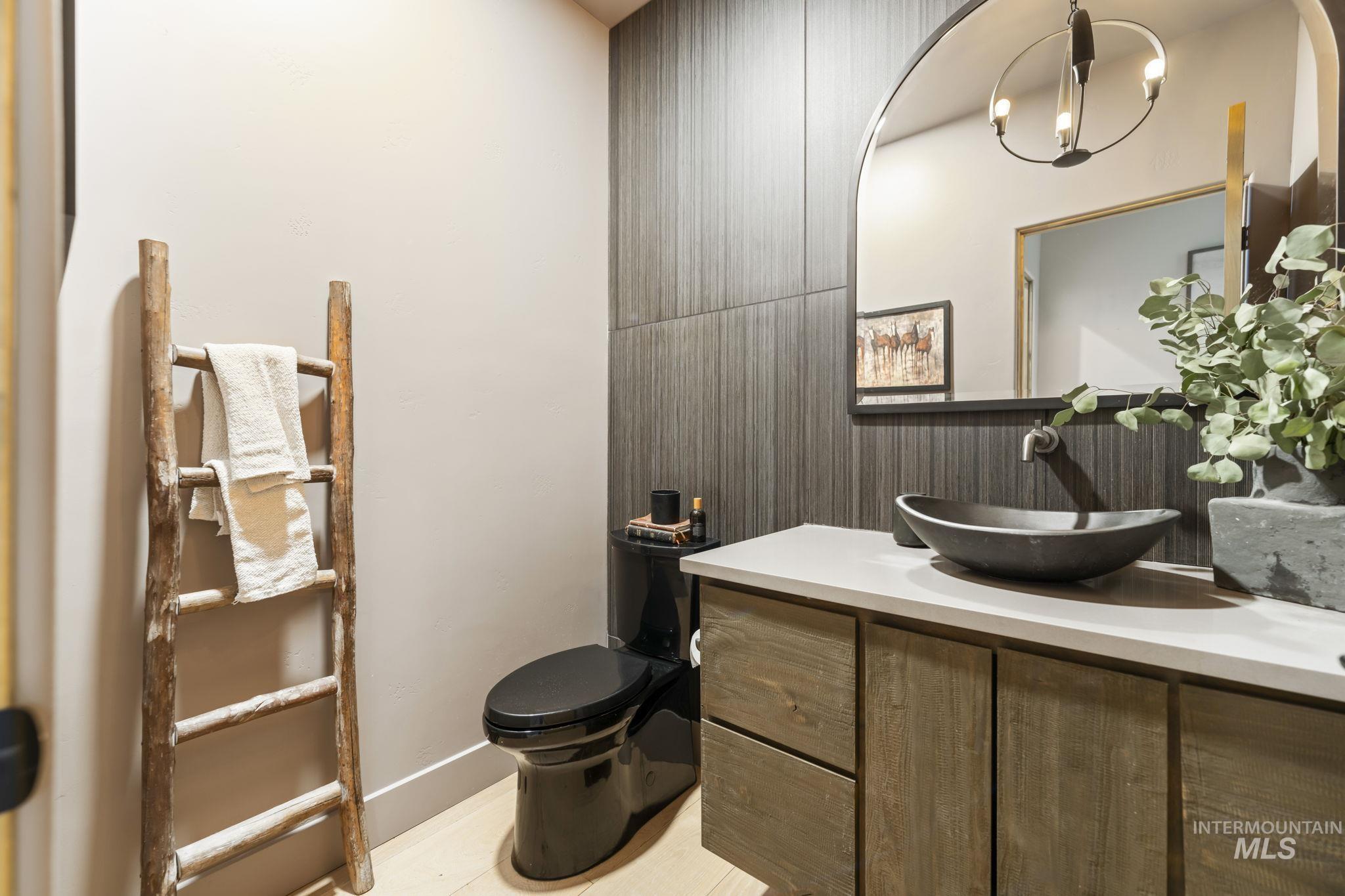 11 Larkspur, McCall, Idaho 83638, 4 Bedrooms, 3.5 Bathrooms, Residential For Sale, Price $1,985,000,MLS 98980346