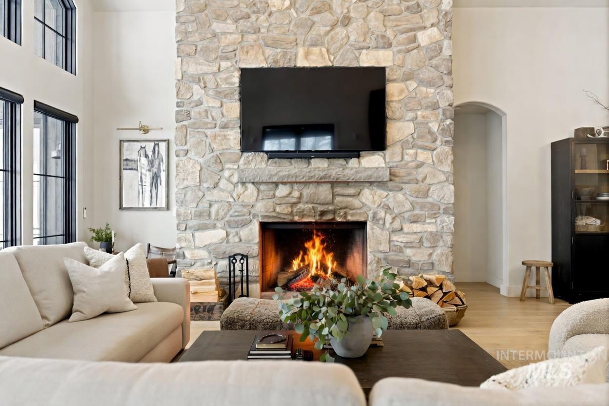 11 Larkspur, McCall, Idaho 83638, 4 Bedrooms, 3.5 Bathrooms, Residential For Sale, Price $1,985,000,MLS 98980346