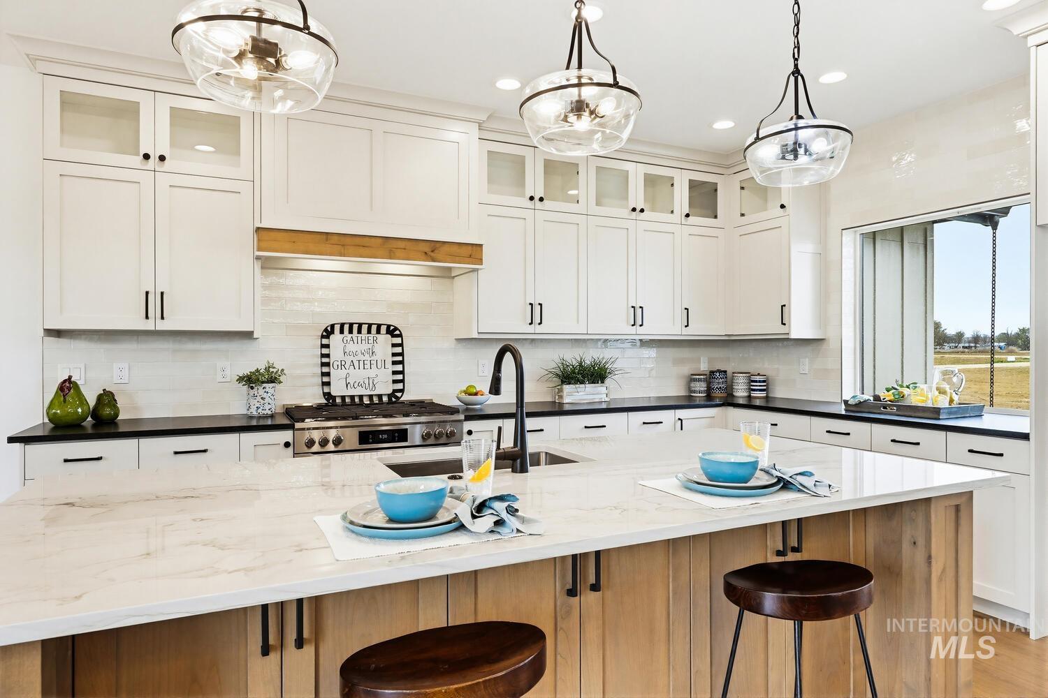 4655 E Idaho St, New Plymouth, Idaho 83655, 3 Bedrooms, 2.5 Bathrooms, Residential For Sale, Price $998,900,MLS 98980350