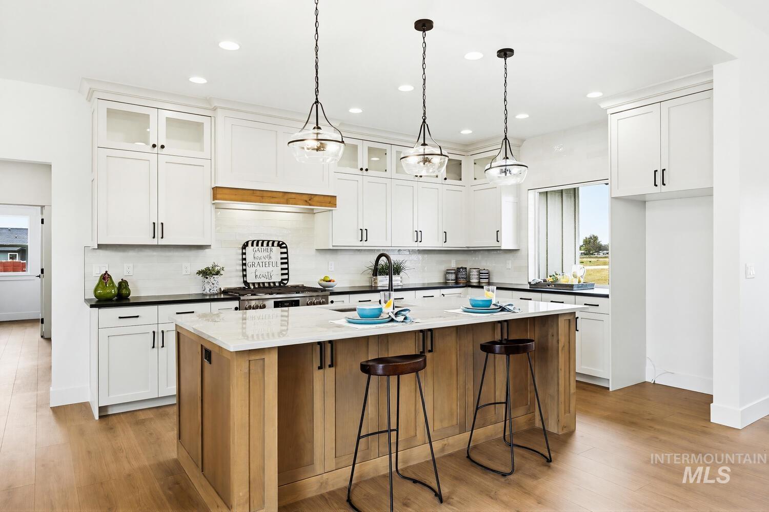 4655 E Idaho St, New Plymouth, Idaho 83655, 3 Bedrooms, 2.5 Bathrooms, Residential For Sale, Price $998,900,MLS 98980350