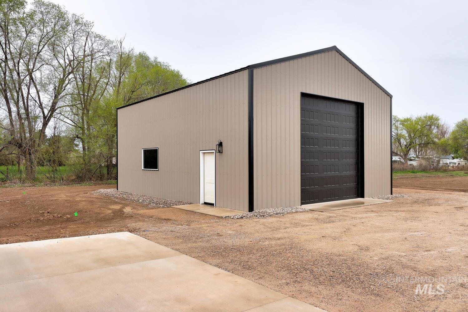 4655 E Idaho St, New Plymouth, Idaho 83655, 3 Bedrooms, 2.5 Bathrooms, Residential For Sale, Price $998,900,MLS 98980350