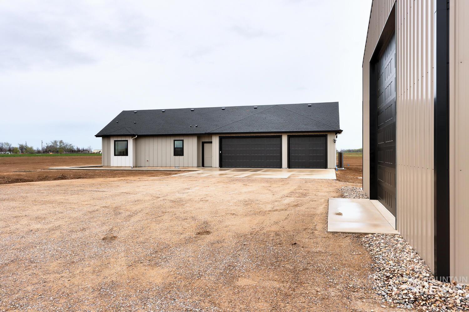 4655 E Idaho St, New Plymouth, Idaho 83655, 3 Bedrooms, 2.5 Bathrooms, Residential For Sale, Price $998,900,MLS 98980350