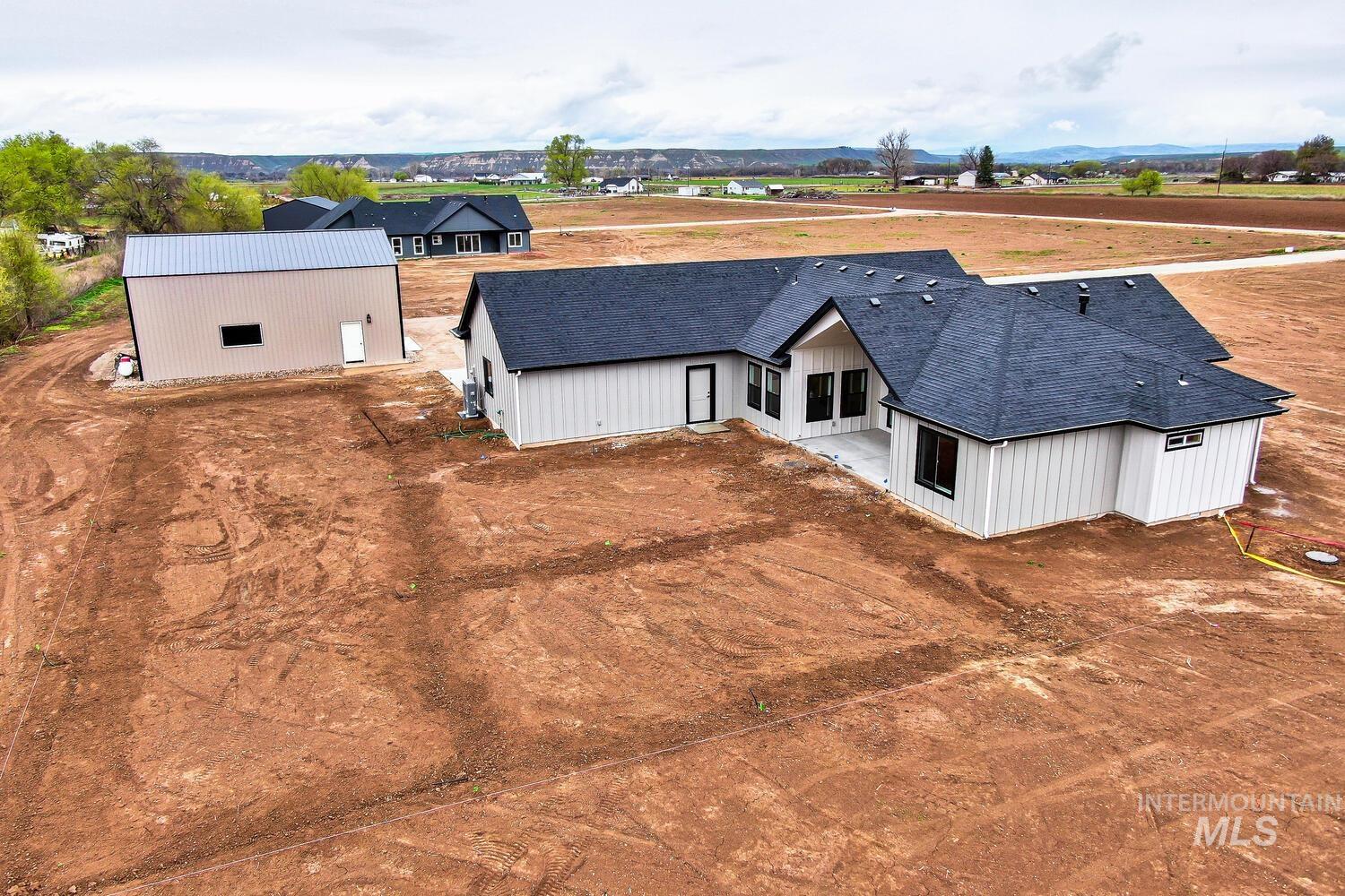 4655 E Idaho St, New Plymouth, Idaho 83655, 3 Bedrooms, 2.5 Bathrooms, Residential For Sale, Price $998,900,MLS 98980350