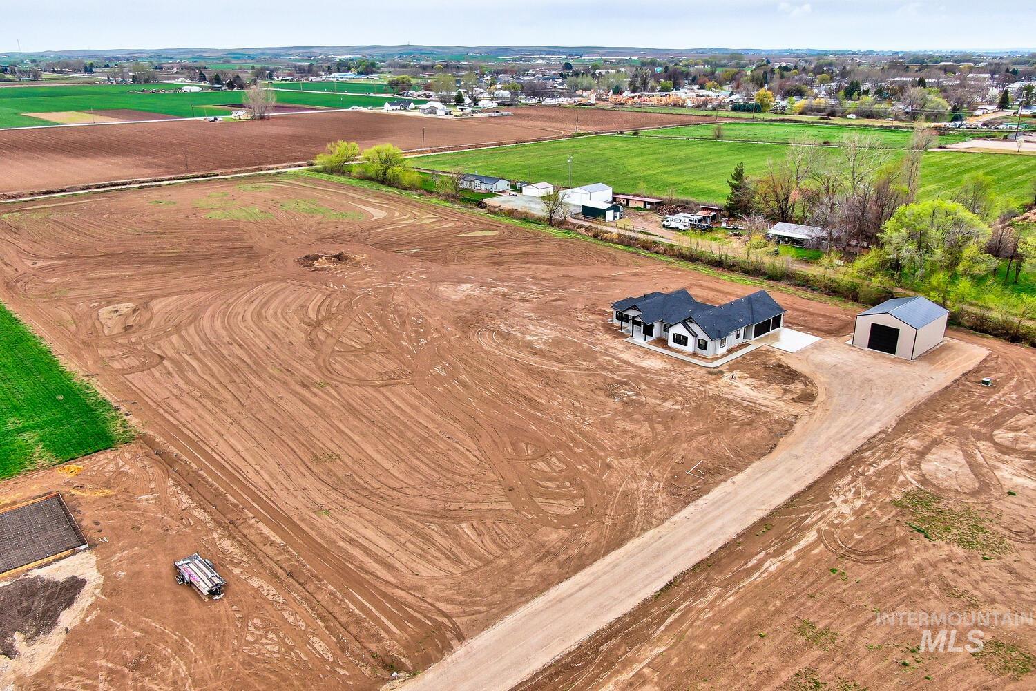 4655 E Idaho St, New Plymouth, Idaho 83655, 3 Bedrooms, 2.5 Bathrooms, Residential For Sale, Price $998,900,MLS 98980350